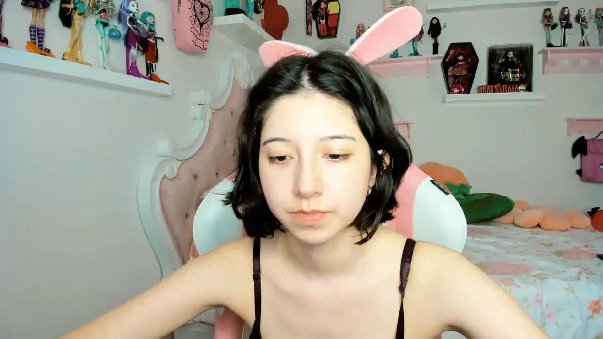 Gallery image thumbnail from Cherrycute666's myfreecams stream on, 11/24/2025, 04:33 image 2 of 20