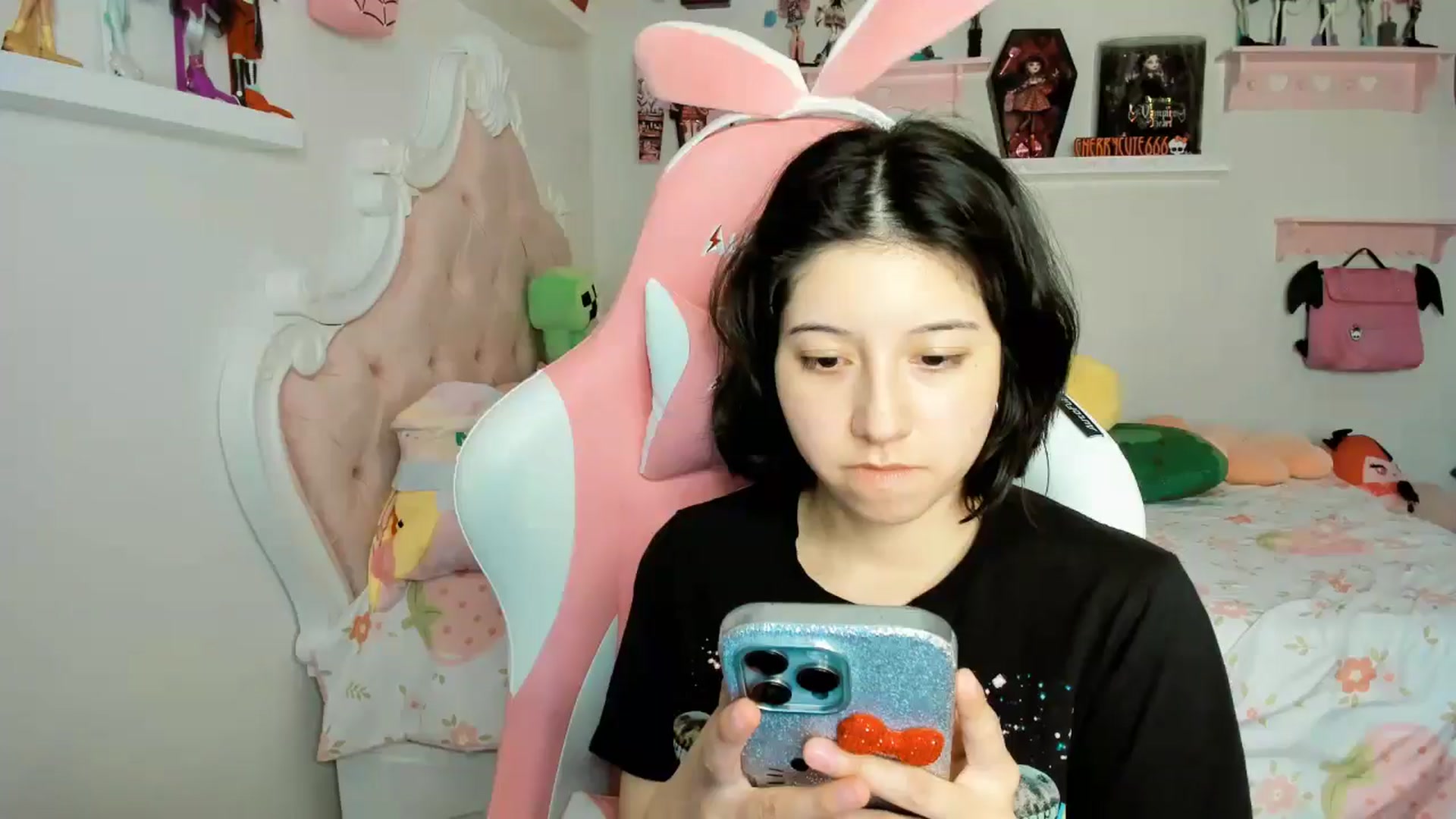 Gallery image thumbnail from Cherrycute666's myfreecams stream on, 11/24/2025, 05:17 image 14 of 20