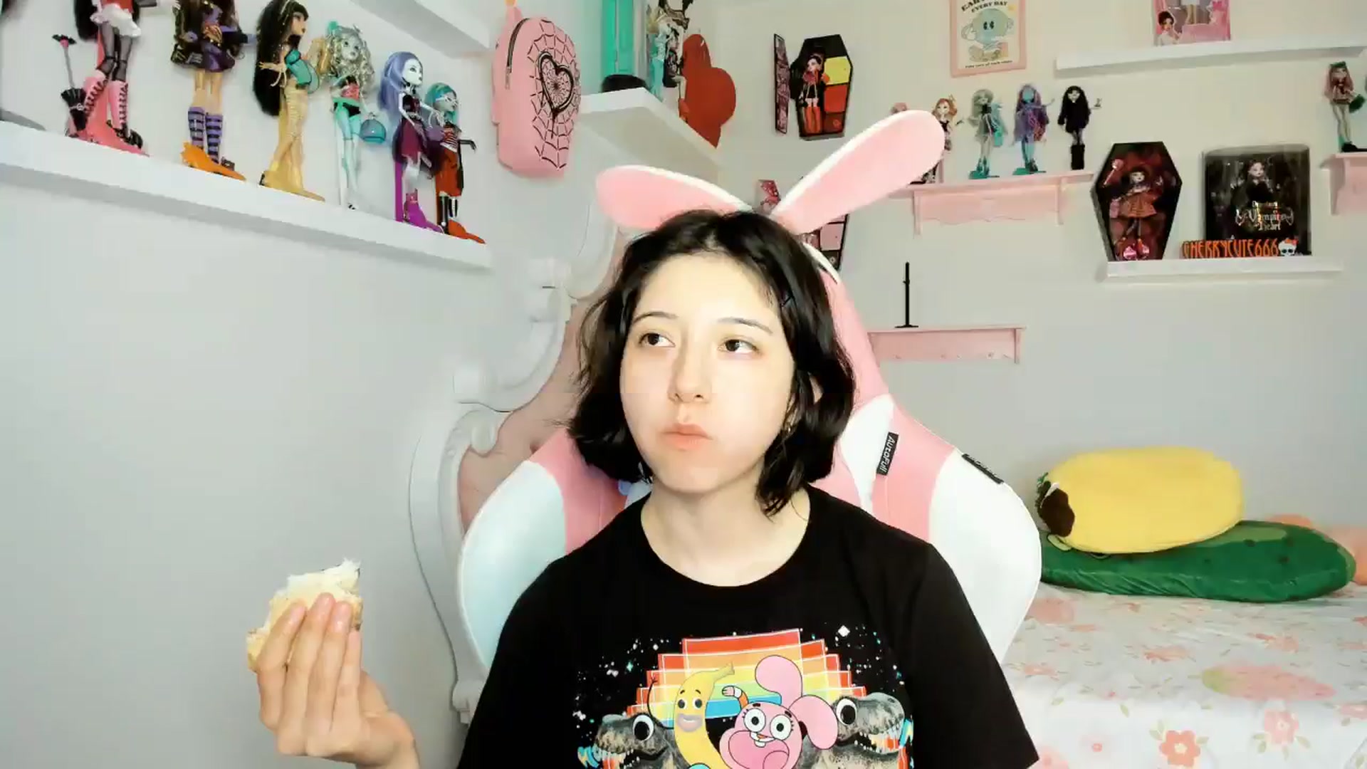 Gallery image thumbnail from Cherrycute666's myfreecams stream on, 11/24/2025, 06:32 image 1 of 20