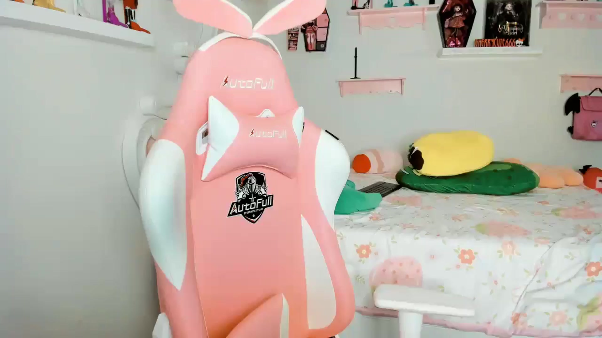 Gallery image thumbnail from Cherrycute666's myfreecams stream on, 11/24/2025, 06:32 image 19 of 20
