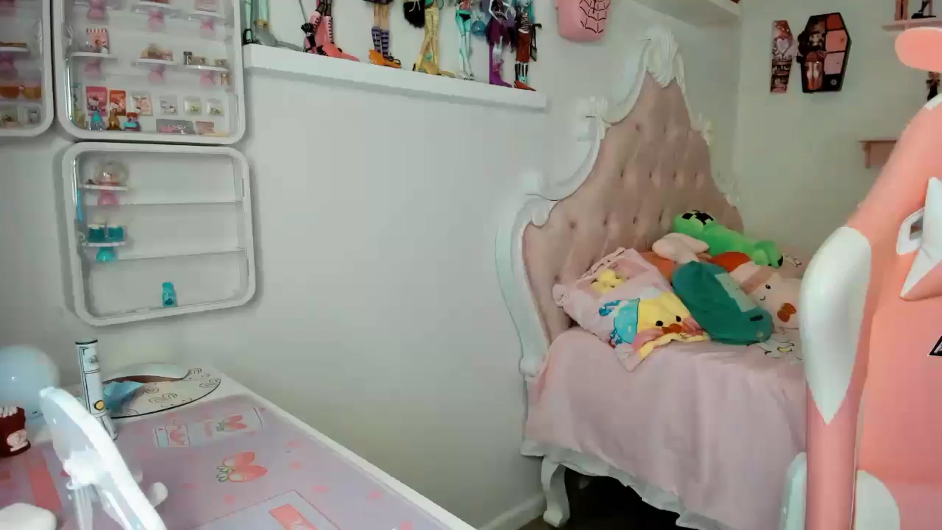 Gallery image thumbnail from Cherrycute666's myfreecams stream on, 11/29/2025, 02:58 image 19 of 20