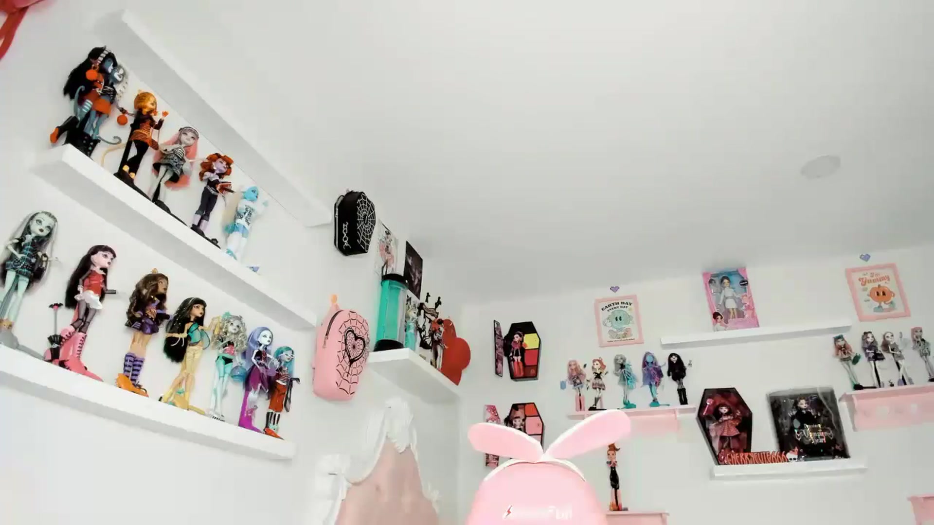 Gallery image thumbnail from Cherrycute666's myfreecams stream on, 11/29/2025, 02:58 image 10 of 20