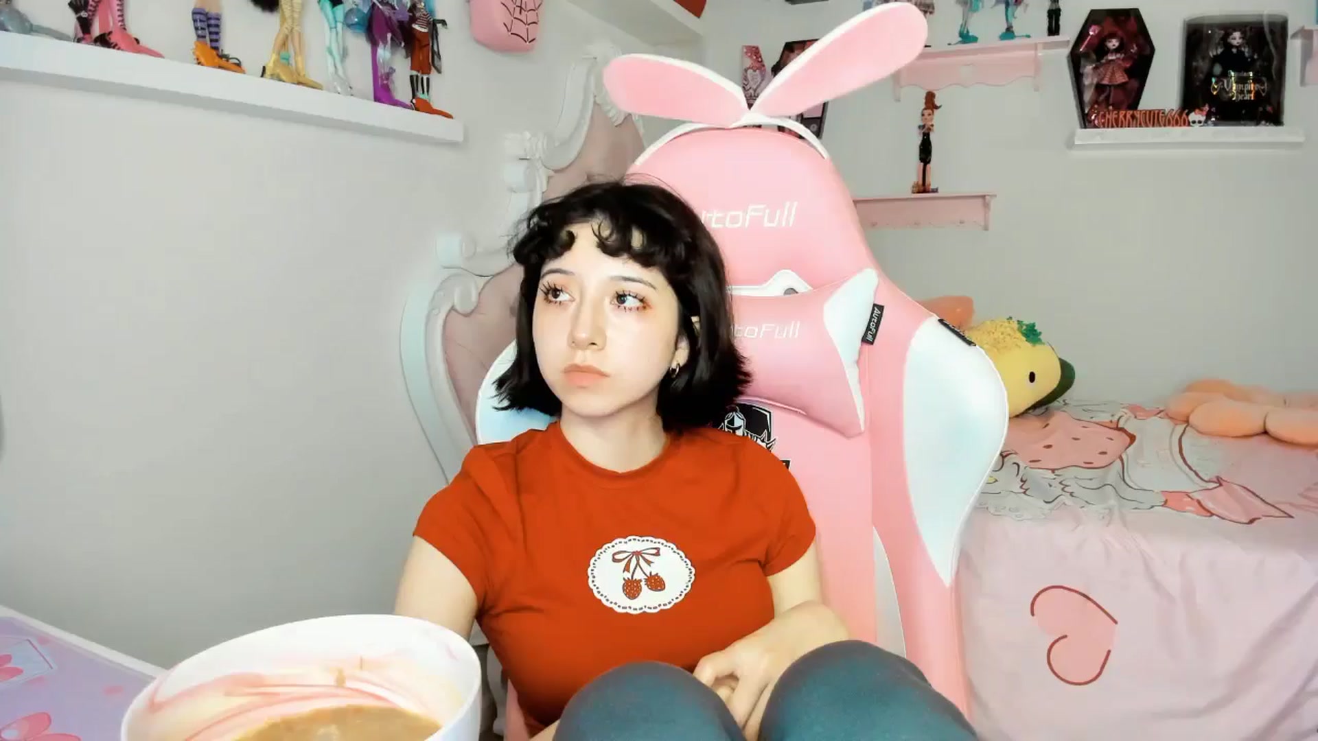 Gallery image thumbnail from Cherrycute666's myfreecams stream on, 11/29/2025, 02:58 image 1 of 20