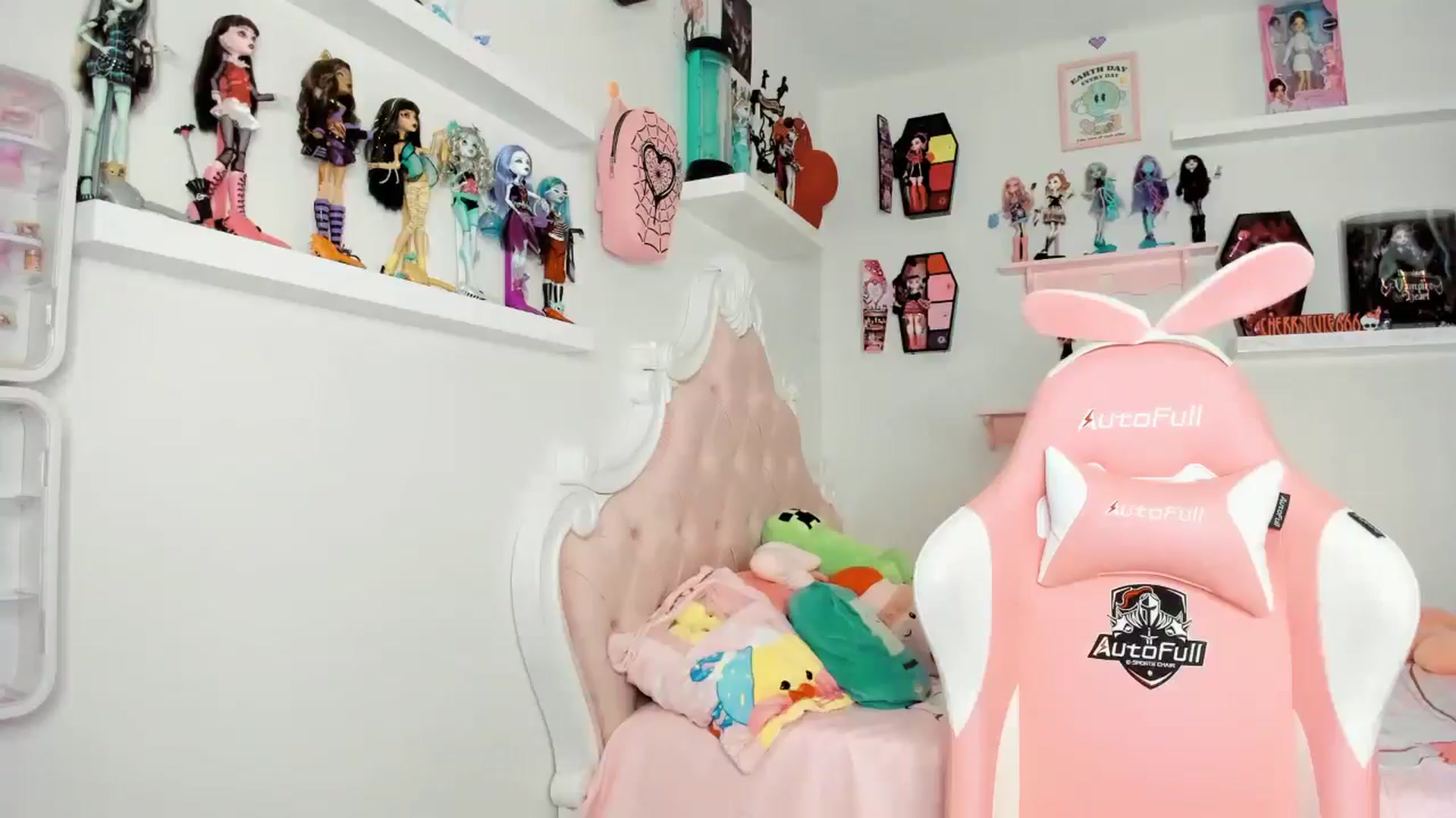 Gallery image thumbnail from Cherrycute666's myfreecams stream on, 11/29/2025, 08:29 image 5 of 20