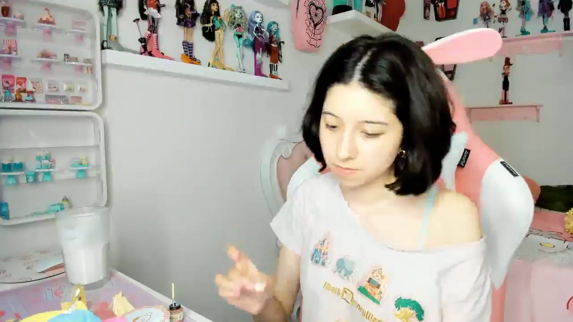 Gallery image thumbnail from Cherrycute666's myfreecams stream on, 11/30/2025, 05:52 image 11 of 20