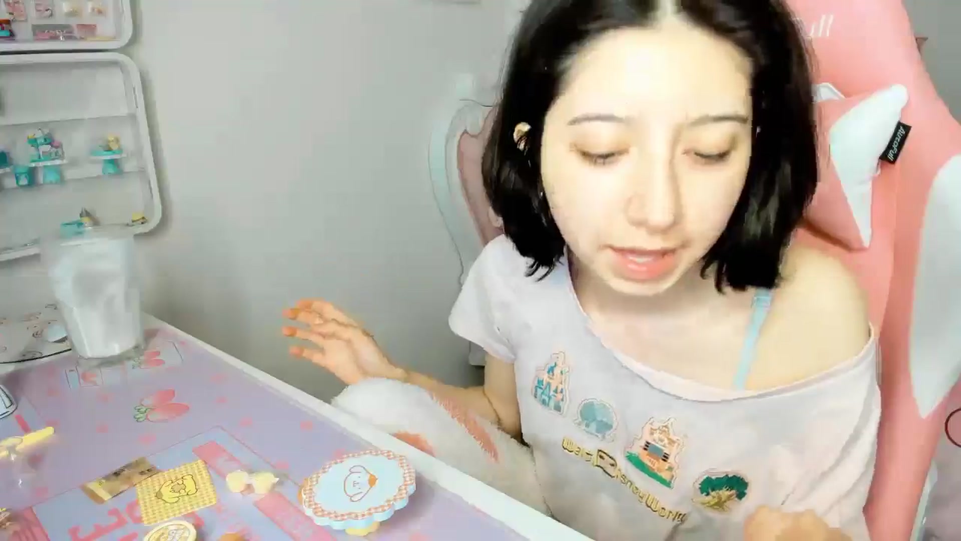 Gallery image thumbnail from Cherrycute666's myfreecams stream on, 11/30/2025, 05:52 image 13 of 20