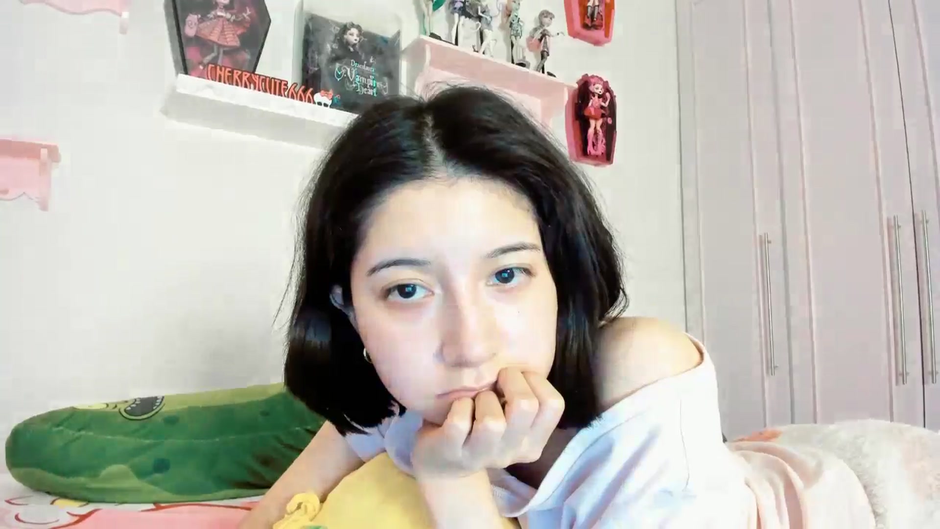 Gallery image thumbnail from Cherrycute666's myfreecams stream on, 11/30/2025, 08:00 image 2 of 20