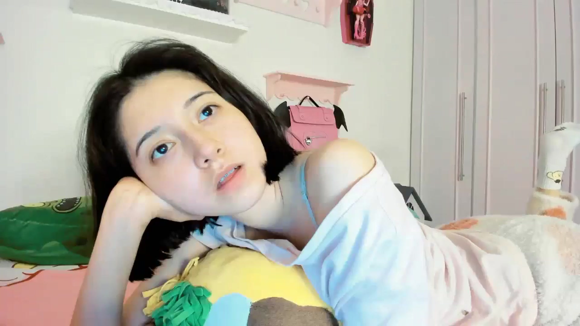 Gallery image thumbnail from Cherrycute666's myfreecams stream on, 11/30/2025, 08:00 image 3 of 20