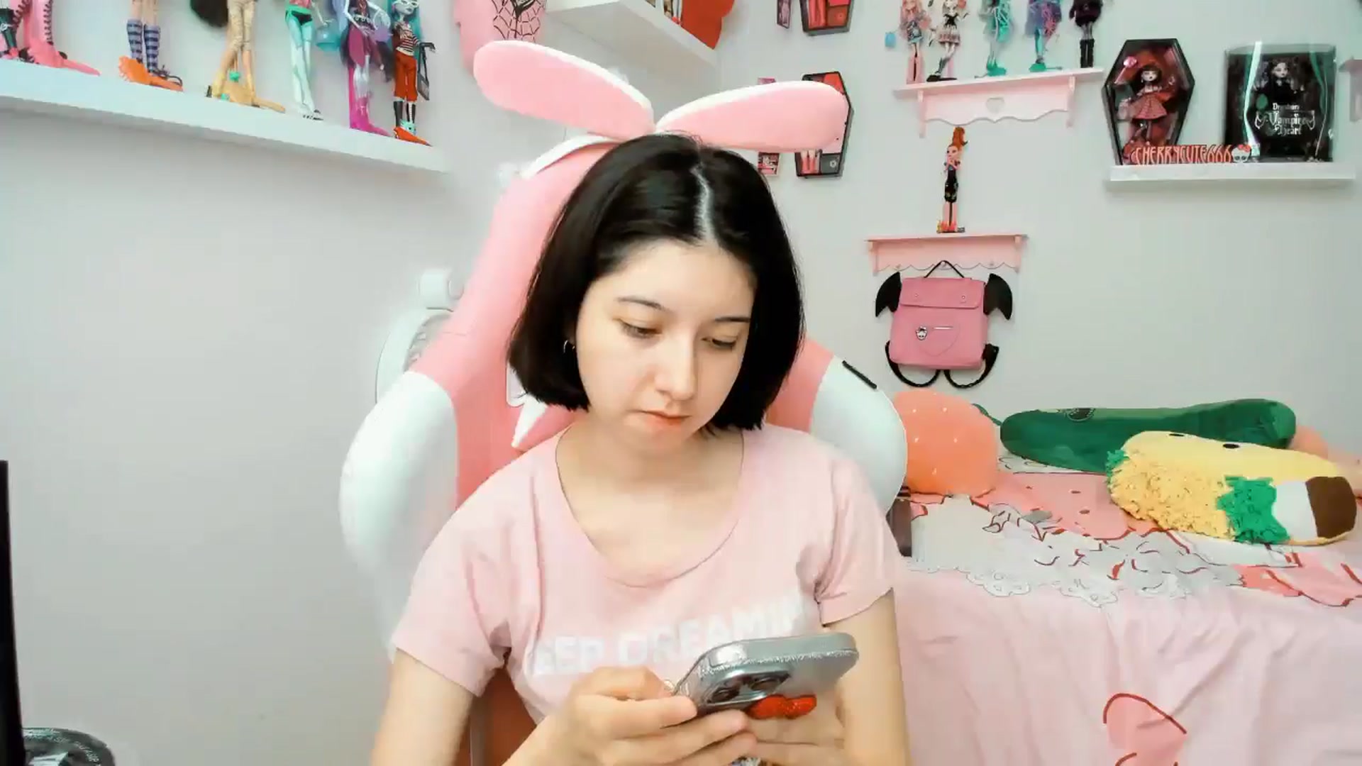 Gallery image thumbnail from Cherrycute666's myfreecams stream on, 11/30/2025, 21:18 image 9 of 20