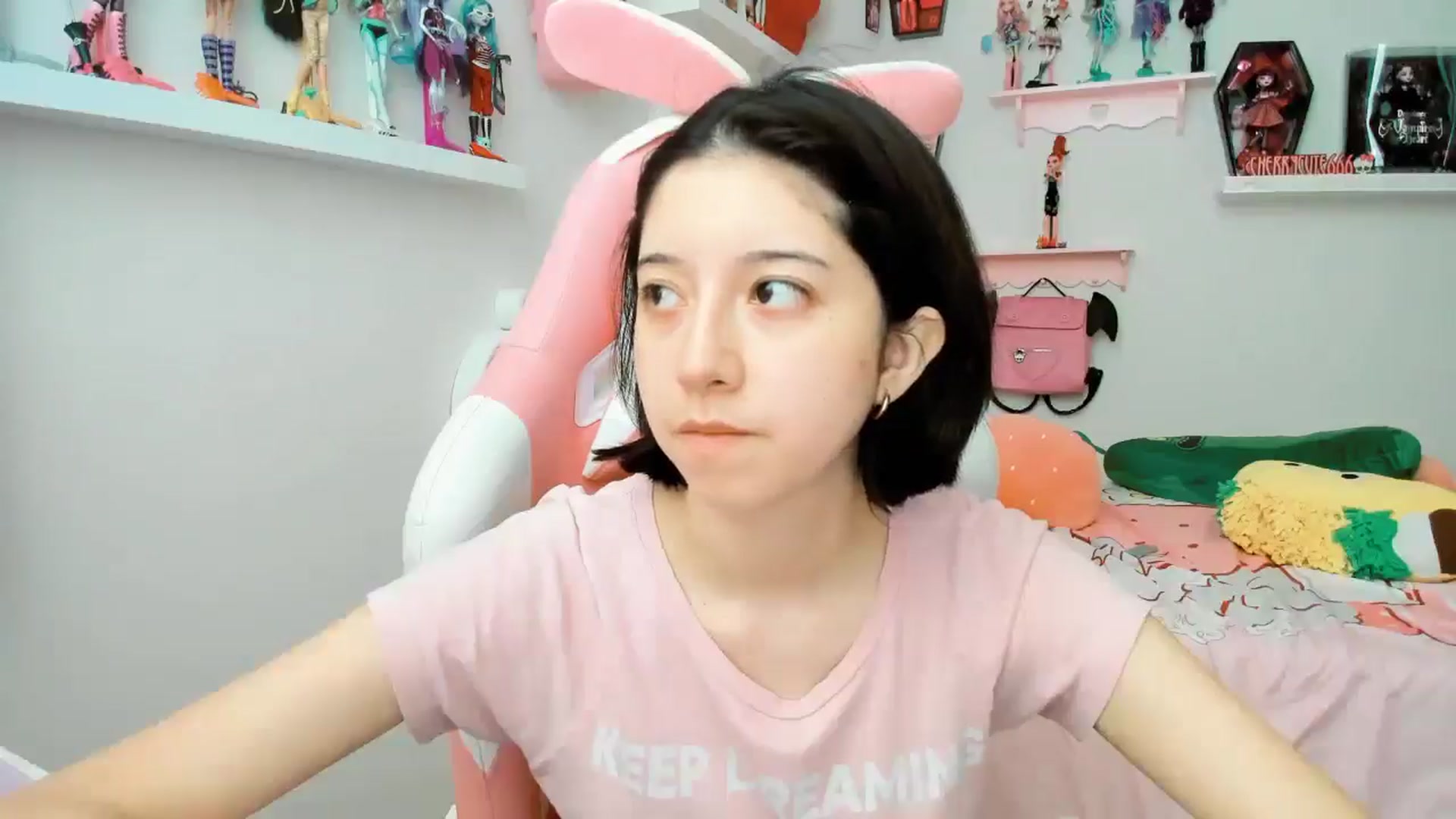 Gallery image thumbnail from Cherrycute666's myfreecams stream on, 11/30/2025, 21:18 image 18 of 20