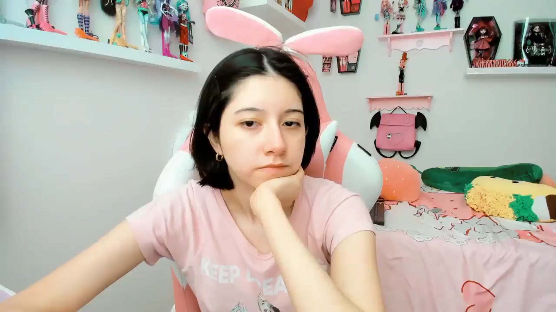 Gallery image thumbnail from Cherrycute666's myfreecams stream on, 11/30/2025, 21:18 image 19 of 20
