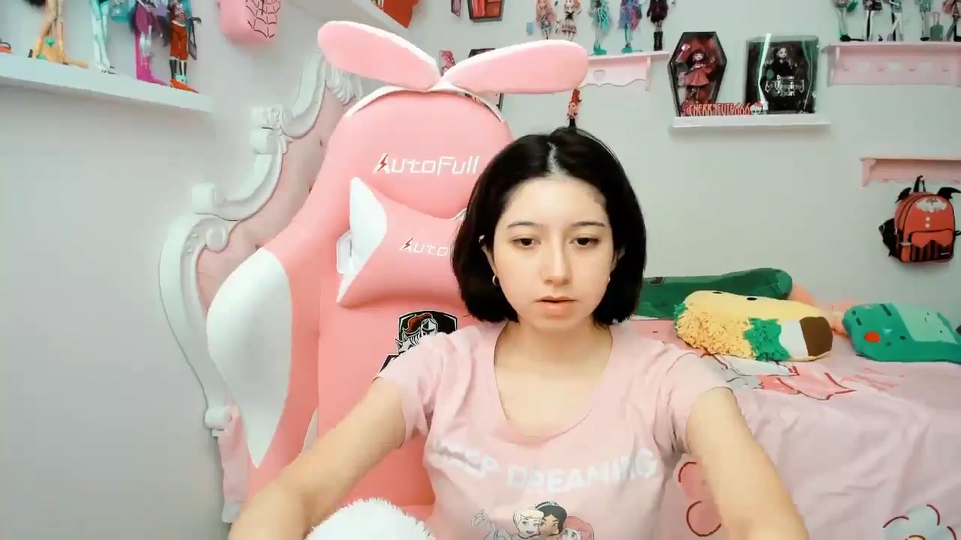 Gallery image thumbnail from Cherrycute666's myfreecams stream on, 11/30/2025, 21:18 image 13 of 20