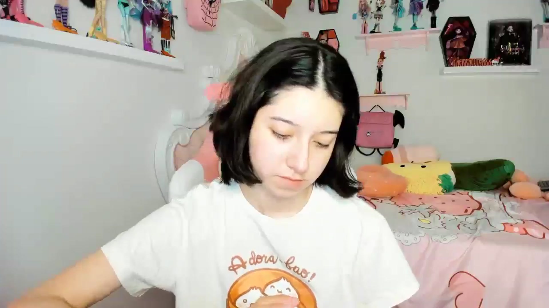 Gallery image thumbnail from Cherrycute666's myfreecams stream on, 12/01/2025, 03:26 image 12 of 20