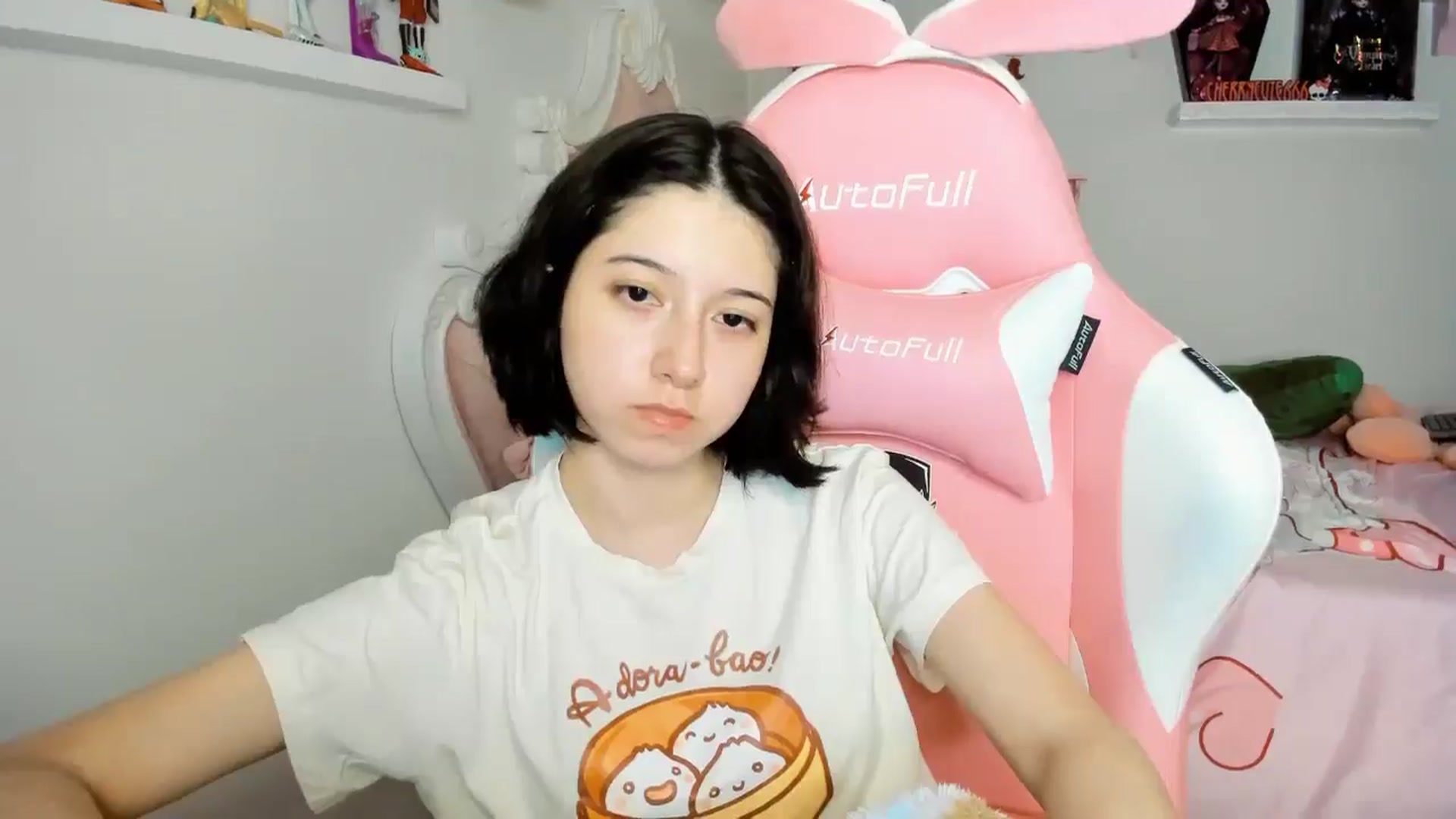 Gallery image thumbnail from Cherrycute666's myfreecams stream on, 12/01/2025, 03:26 image 15 of 20