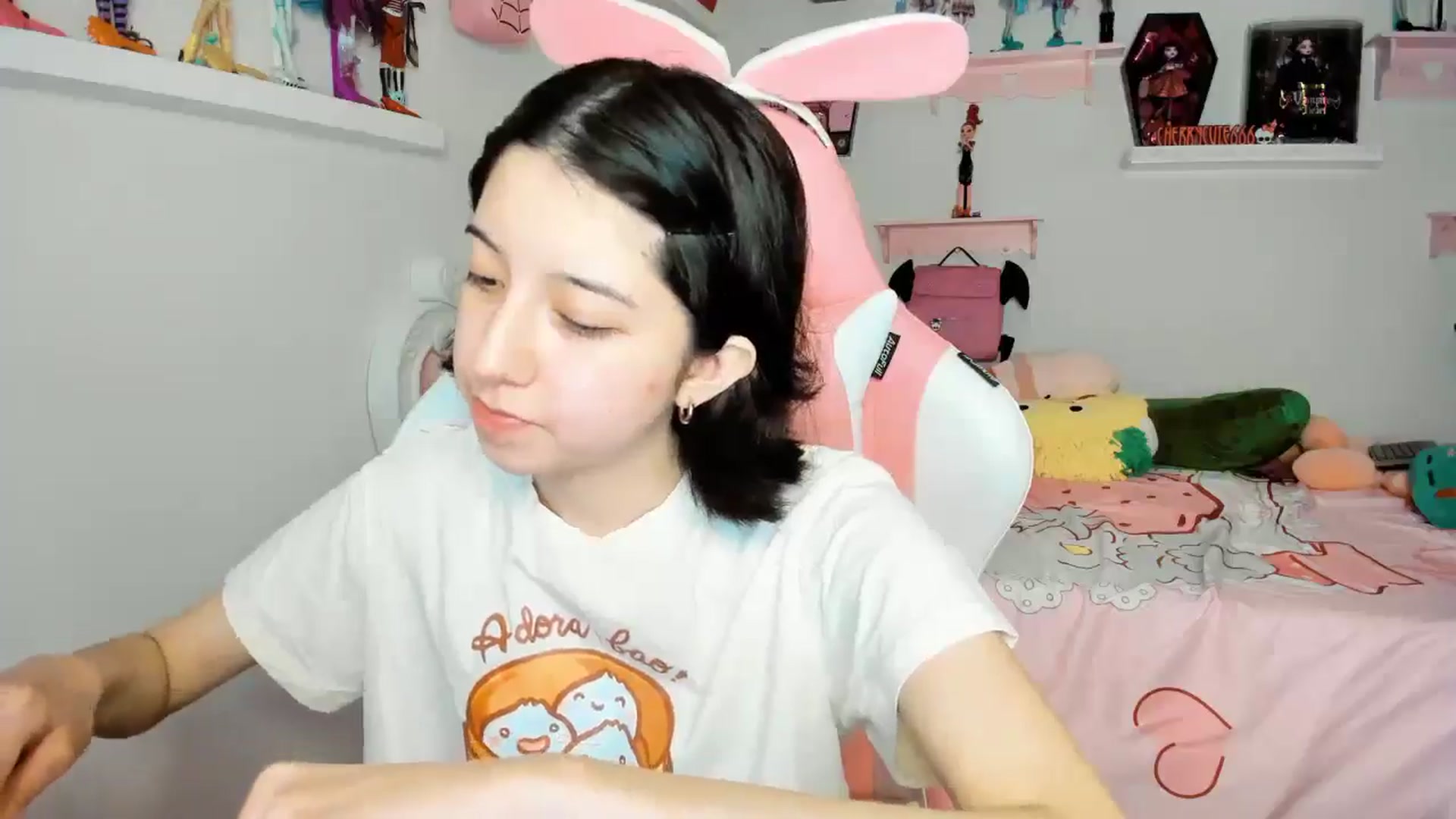 Gallery image thumbnail from Cherrycute666's myfreecams stream on, 12/01/2025, 03:26 image 7 of 20