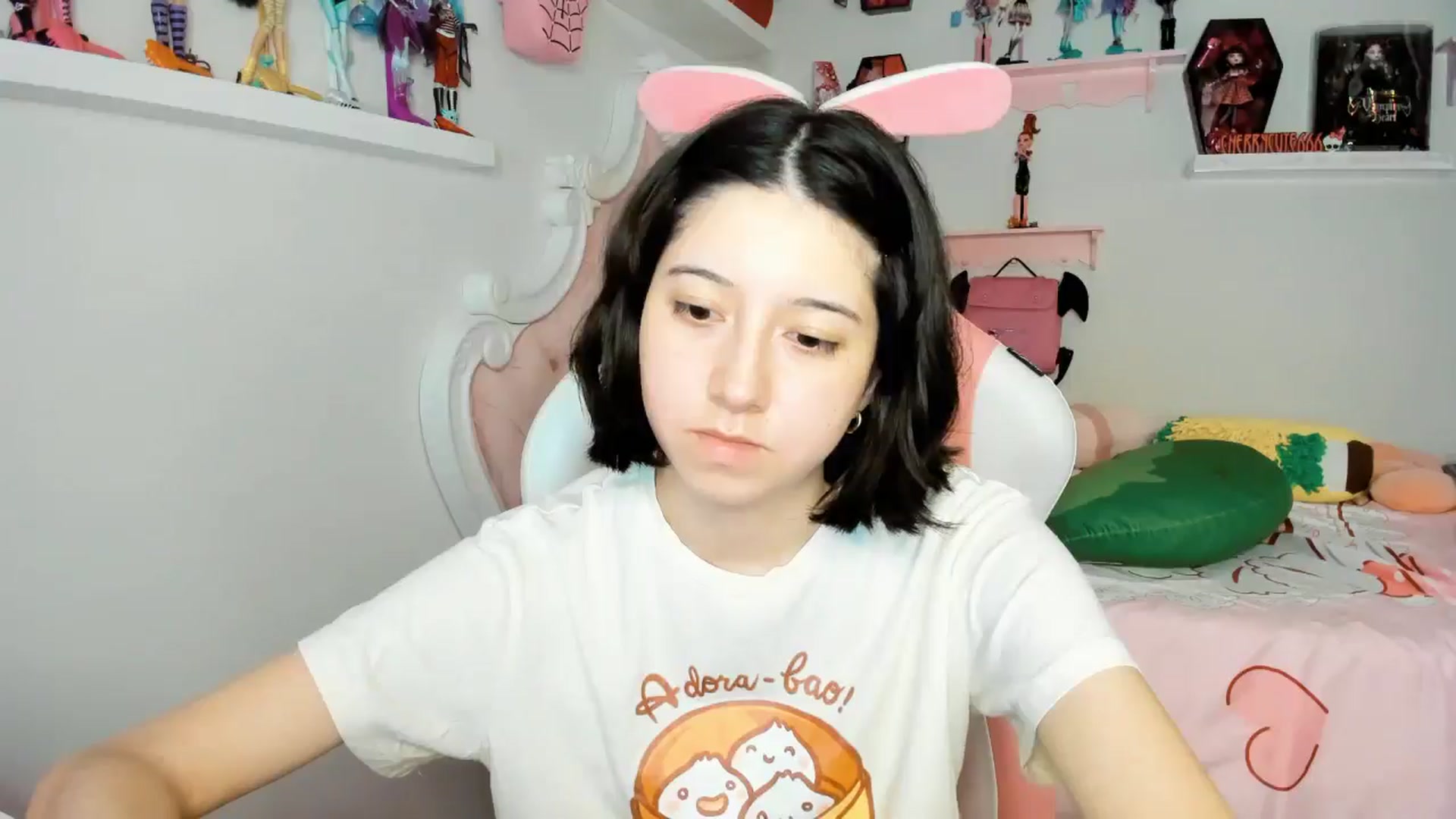 Gallery image thumbnail from Cherrycute666's myfreecams stream on, 12/01/2025, 05:49 image 19 of 20