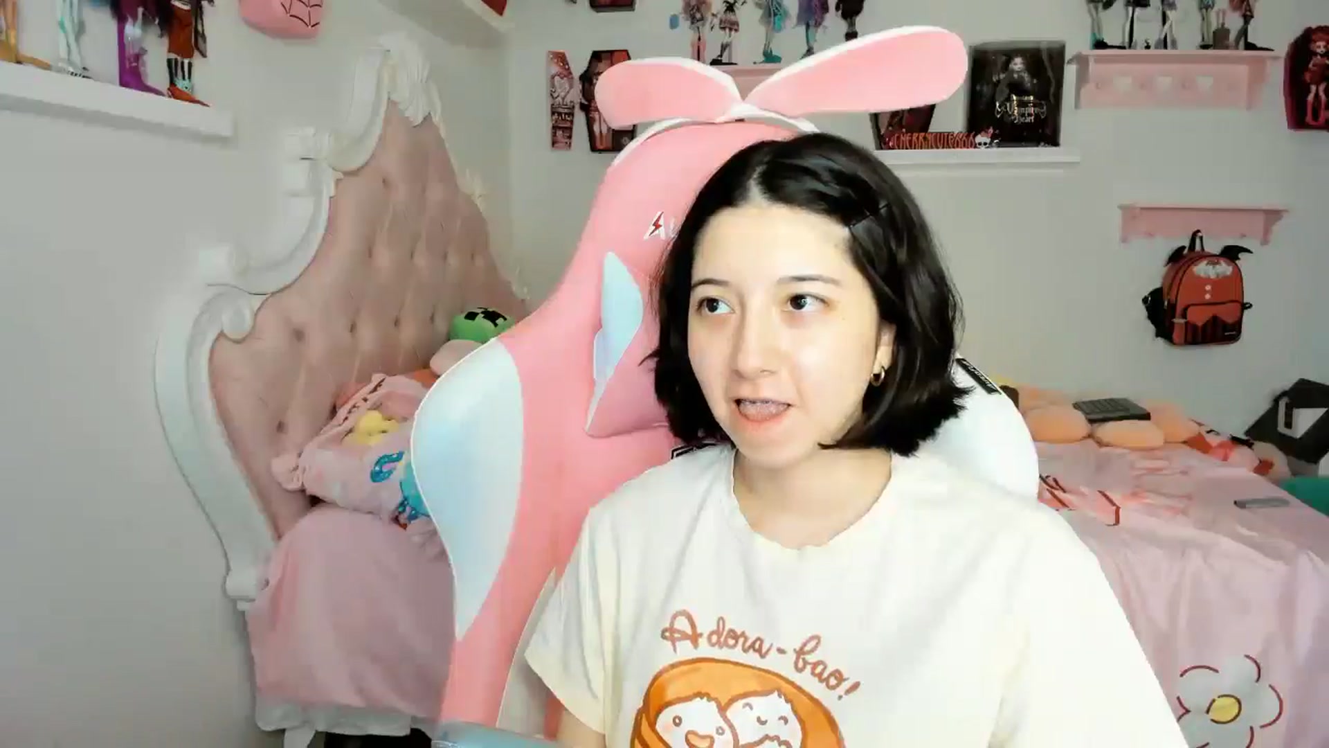 Gallery image thumbnail from Cherrycute666's myfreecams stream on, 12/01/2025, 05:49 image 12 of 20