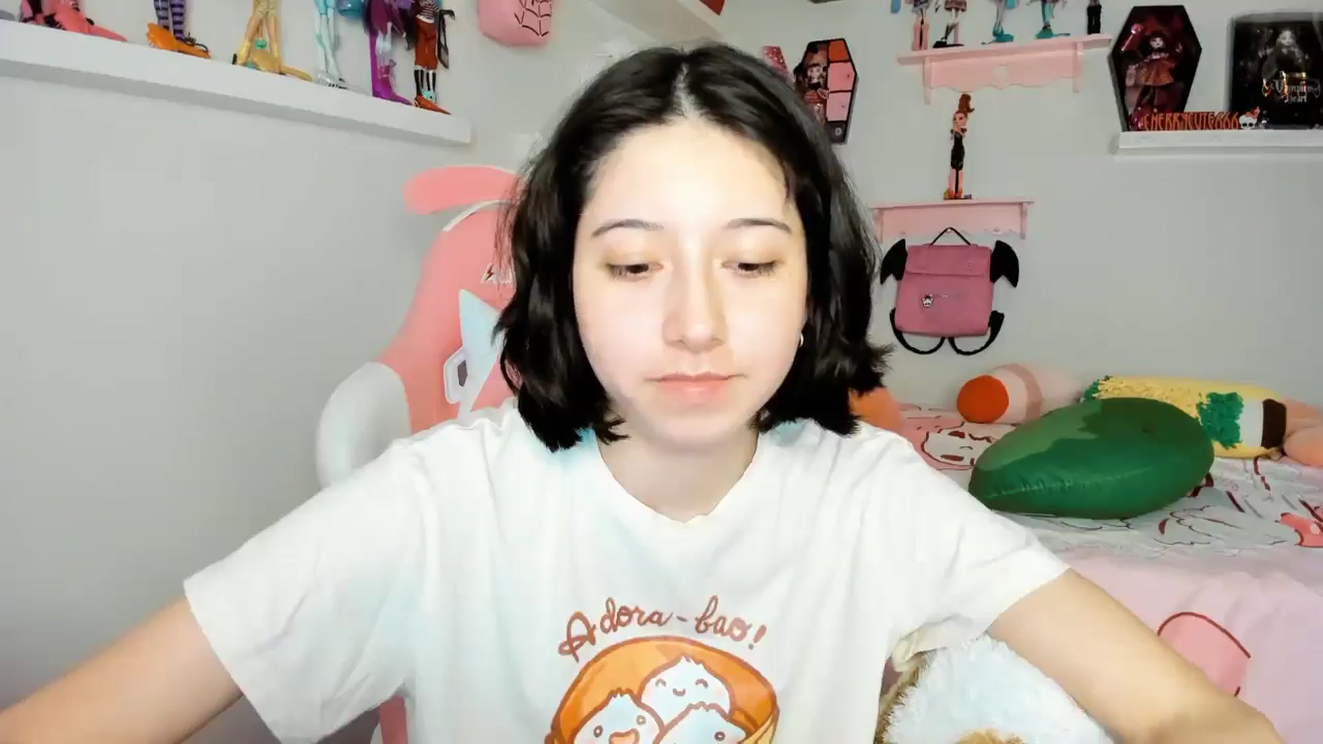 Gallery image thumbnail from Cherrycute666's myfreecams stream on, 12/01/2025, 05:49 image 4 of 20