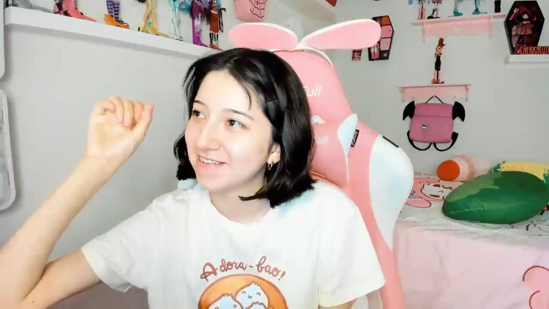 Gallery image thumbnail from Cherrycute666's myfreecams stream on, 12/01/2025, 05:49 image 7 of 20