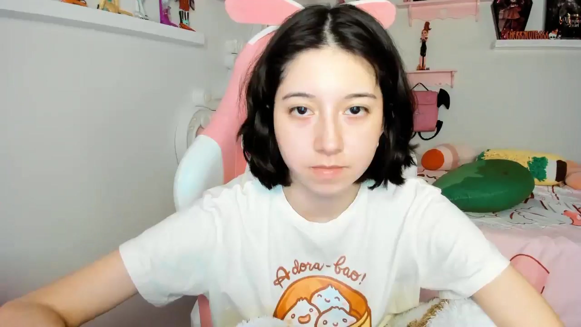 Gallery image thumbnail from Cherrycute666's myfreecams stream on, 12/01/2025, 05:49 image 3 of 20
