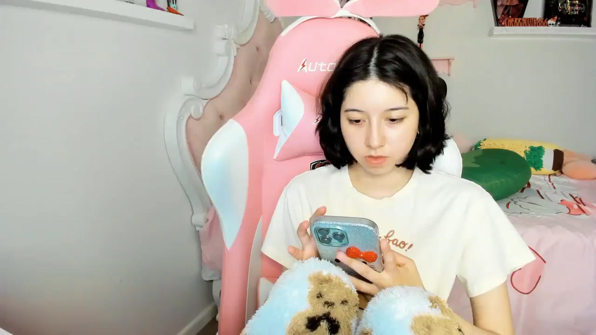 Gallery image thumbnail from Cherrycute666's myfreecams stream on, 12/01/2025, 05:49 image 1 of 20