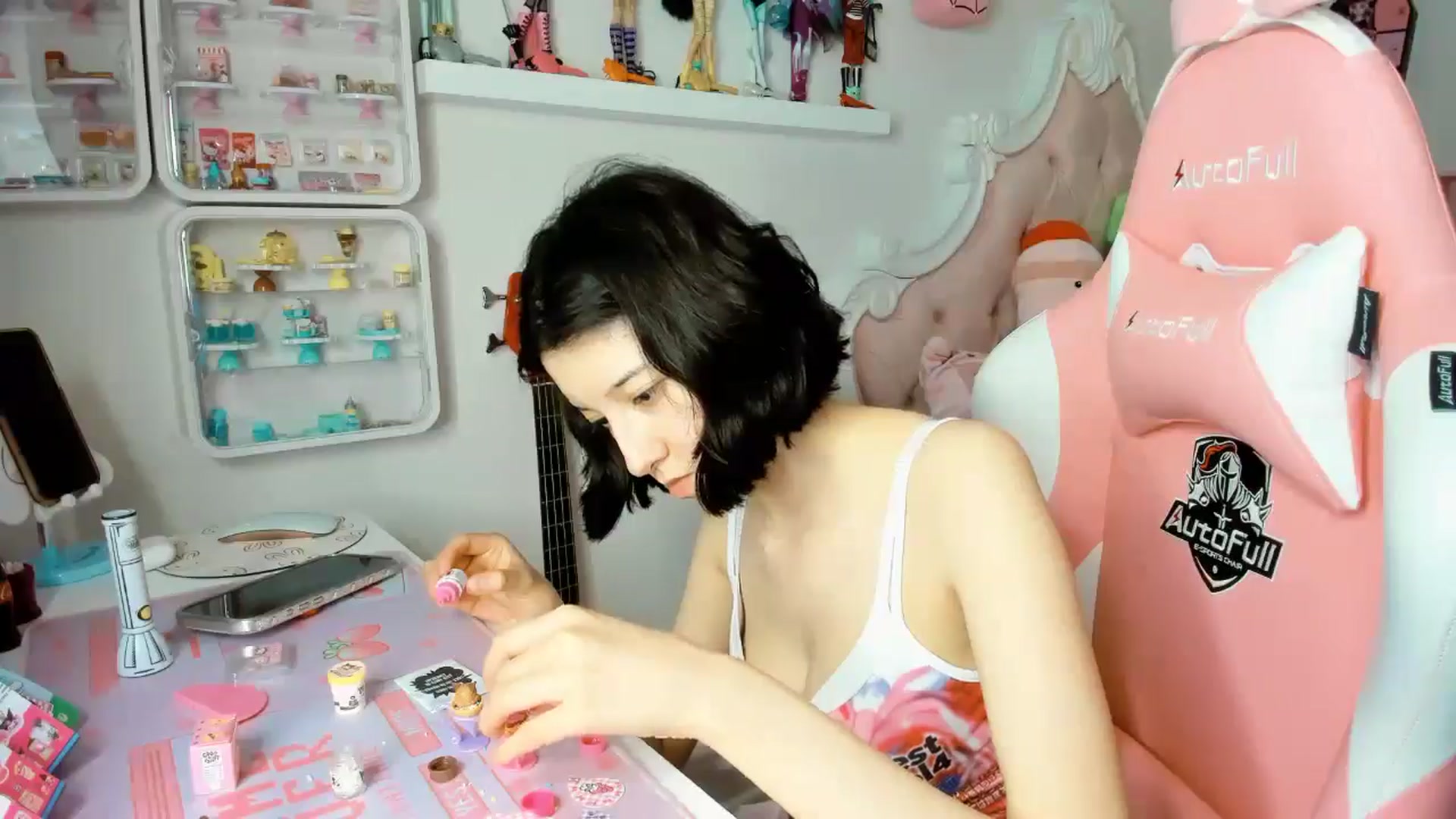 Gallery image thumbnail from Cherrycute666's myfreecams stream on, 12/02/2025, 04:00 image 10 of 20