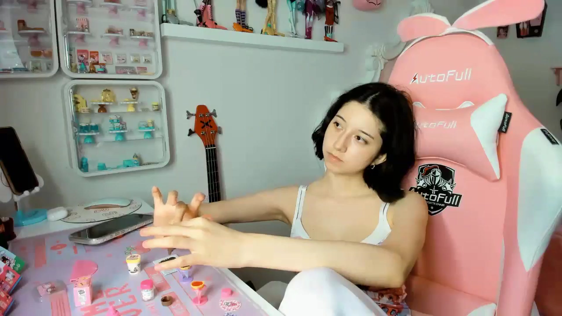 Gallery image thumbnail from Cherrycute666's myfreecams stream on, 12/02/2025, 04:00 image 7 of 20