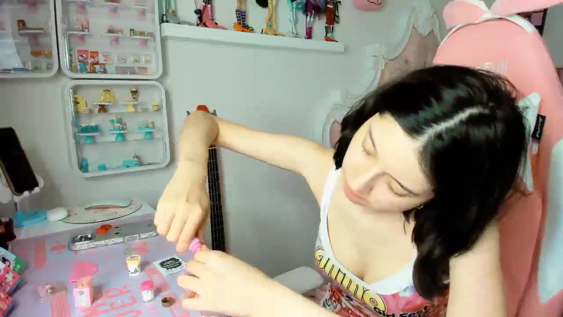 Gallery image thumbnail from Cherrycute666's myfreecams stream on, 12/02/2025, 04:00 image 5 of 20