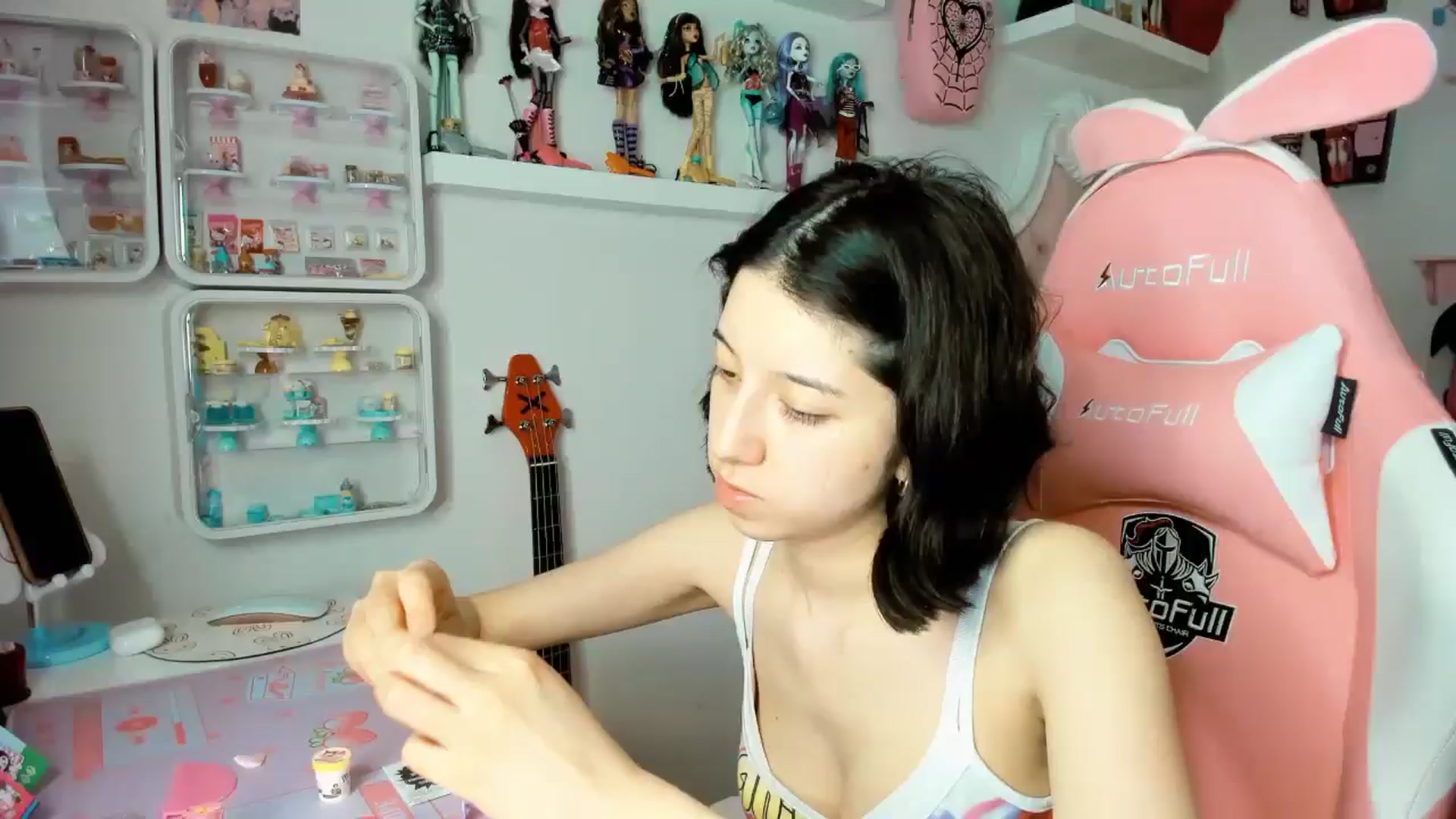 Gallery image thumbnail from Cherrycute666's myfreecams stream on, 12/02/2025, 04:00 image 2 of 20