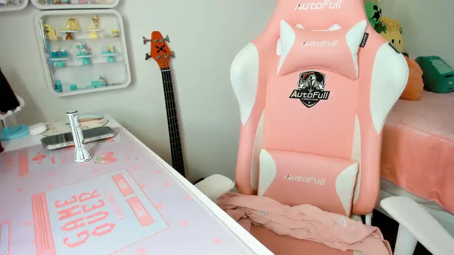 Gallery image thumbnail from Cherrycute666's myfreecams stream on, 12/02/2025, 04:00 image 20 of 20