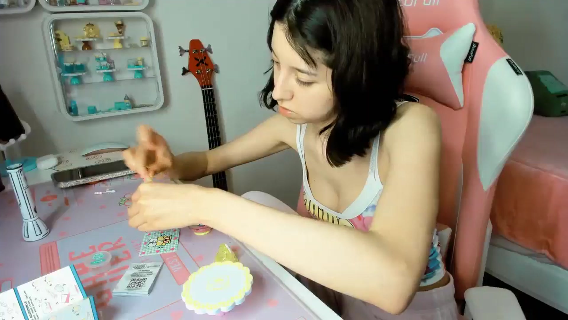 Gallery image thumbnail from Cherrycute666's myfreecams stream on, 12/02/2025, 04:00 image 19 of 20