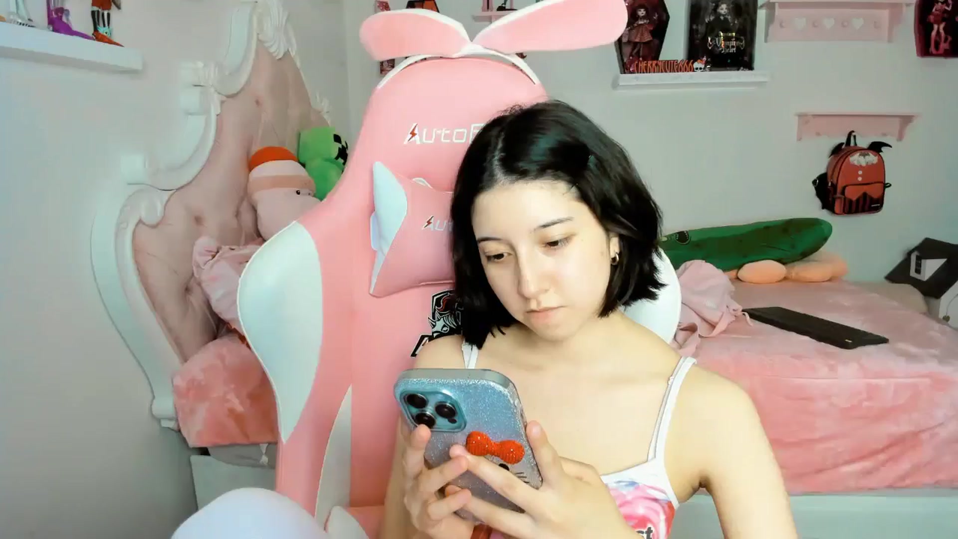 Gallery image thumbnail from Cherrycute666's myfreecams stream on, 12/02/2025, 06:04 image 13 of 20