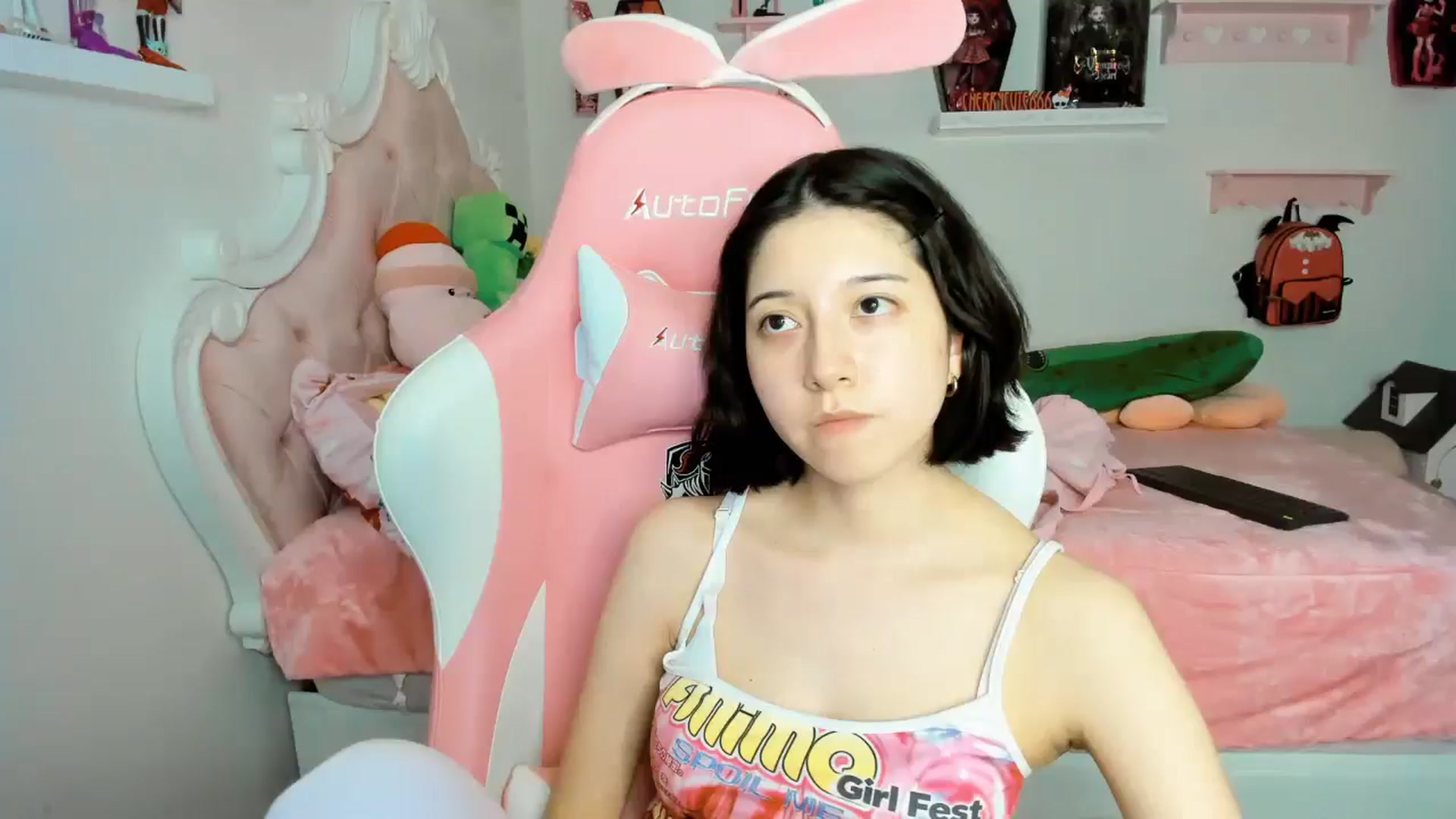 Gallery image thumbnail from Cherrycute666's myfreecams stream on, 12/02/2025, 06:04 image 12 of 20