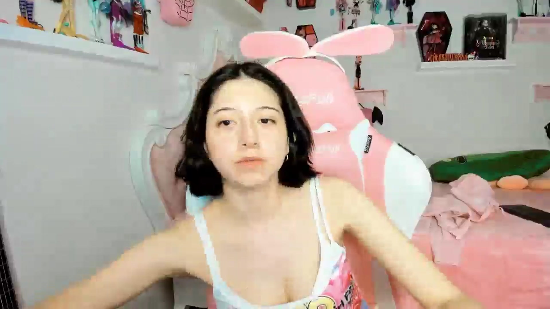 Gallery image thumbnail from Cherrycute666's myfreecams stream on, 12/02/2025, 06:04 image 2 of 20