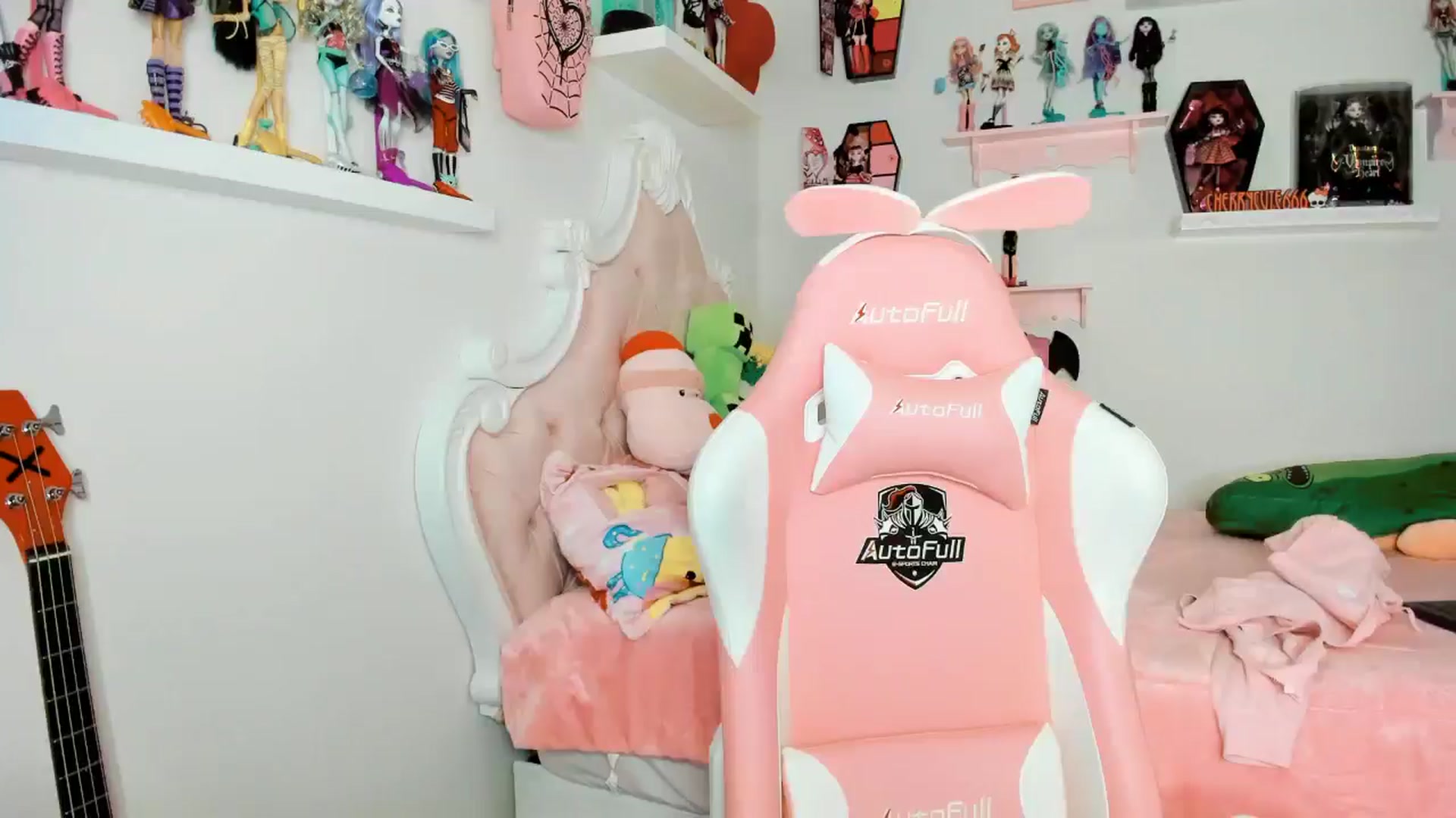 Gallery image thumbnail from Cherrycute666's myfreecams stream on, 12/02/2025, 06:04 image 7 of 20