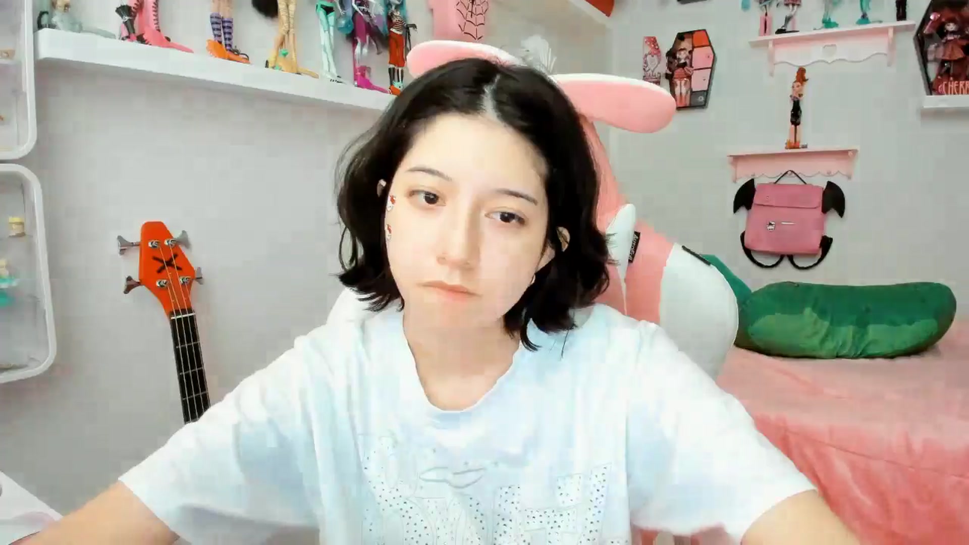 Gallery image thumbnail from Cherrycute666's myfreecams stream on, 12/03/2025, 23:04 image 10 of 20