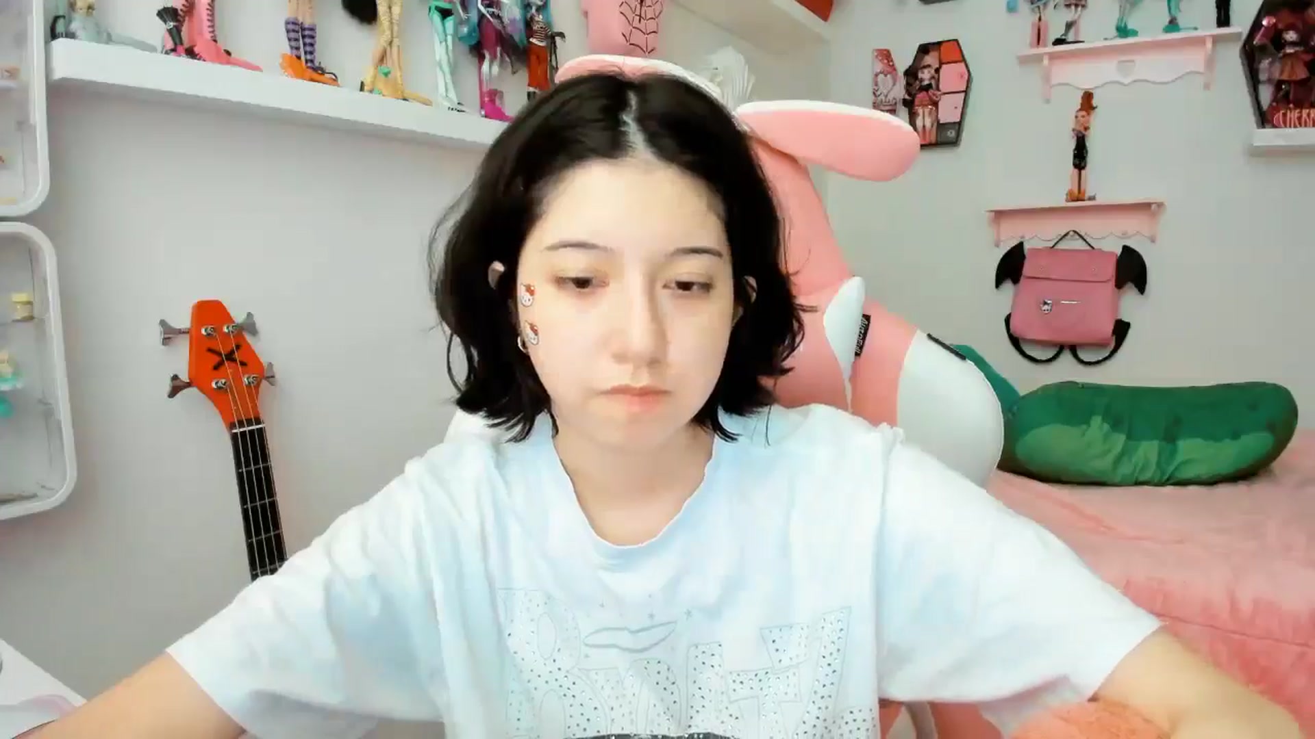 Gallery image thumbnail from Cherrycute666's myfreecams stream on, 12/03/2025, 23:04 image 9 of 20