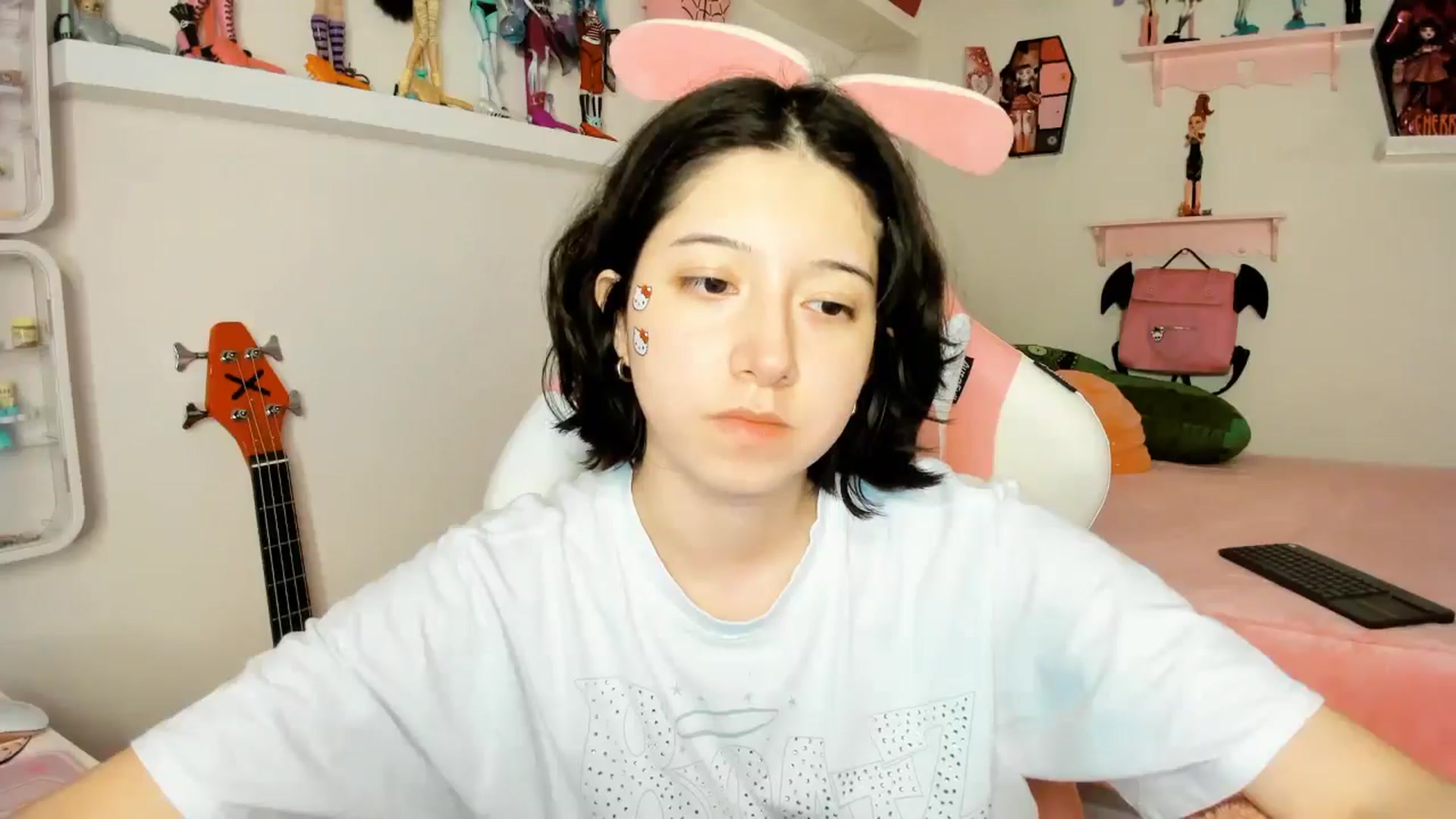 Gallery image thumbnail from Cherrycute666's myfreecams stream on, 12/04/2025, 02:31 image 18 of 20