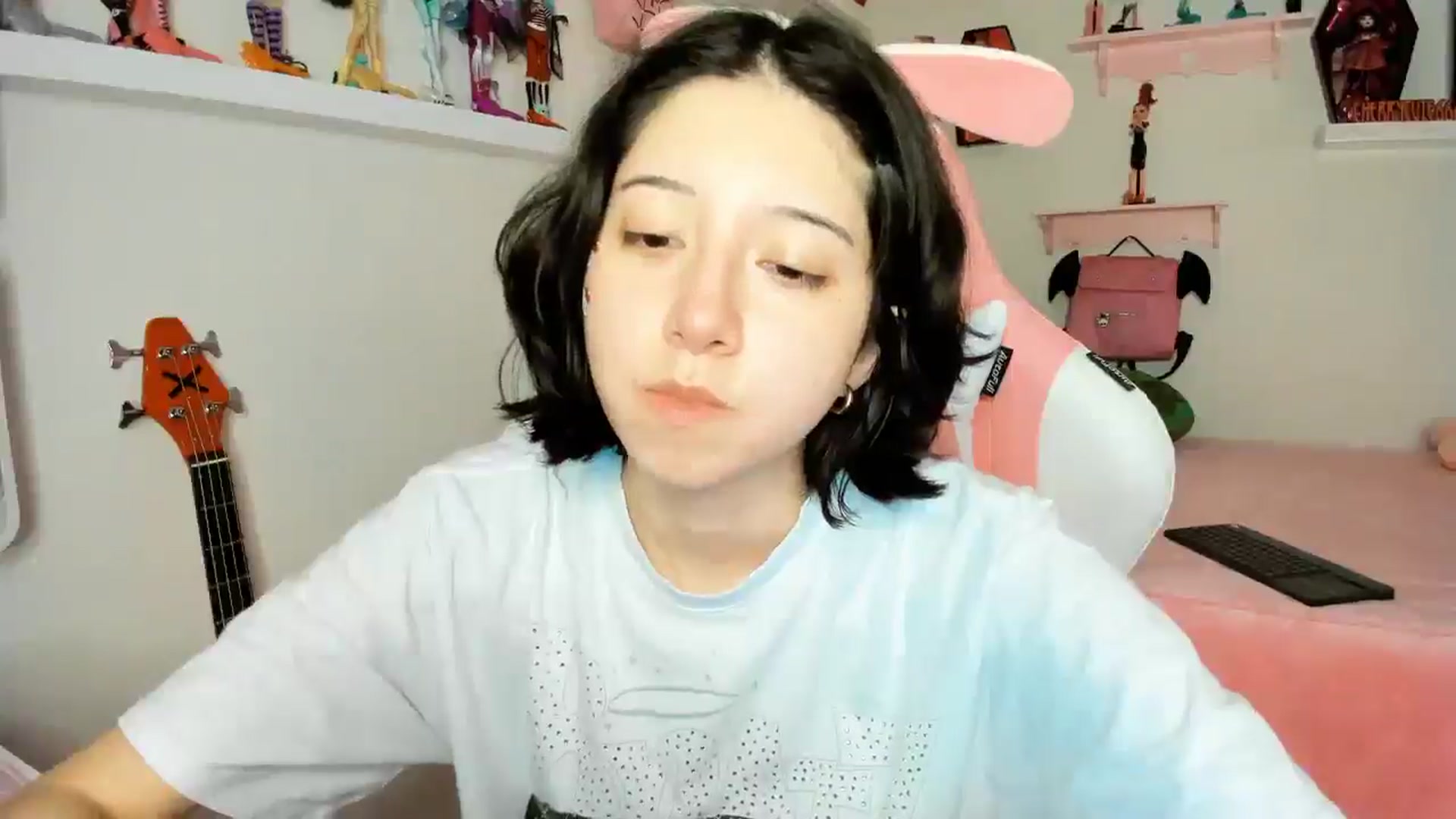 Gallery image thumbnail from Cherrycute666's myfreecams stream on, 12/04/2025, 02:31 image 14 of 20