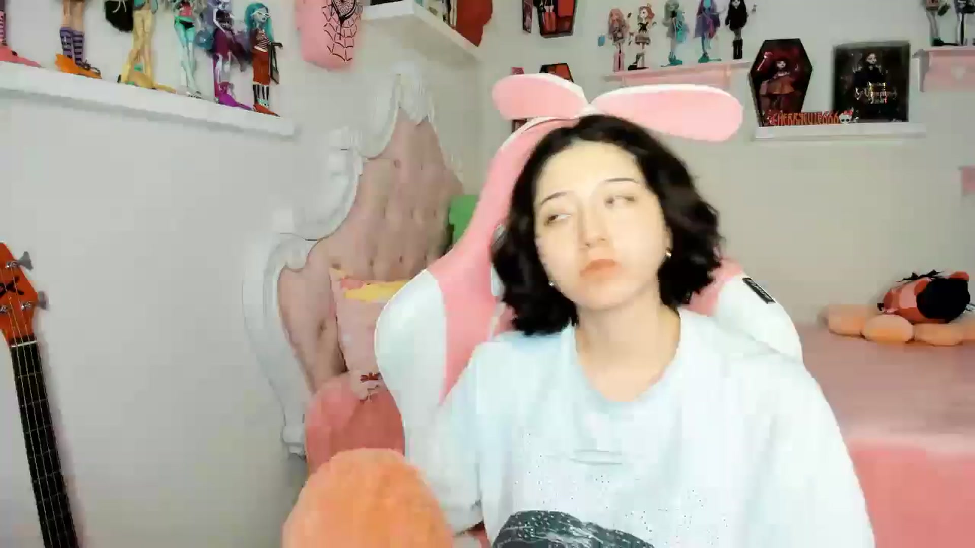 Gallery image thumbnail from Cherrycute666's myfreecams stream on, 12/04/2025, 02:31 image 1 of 20