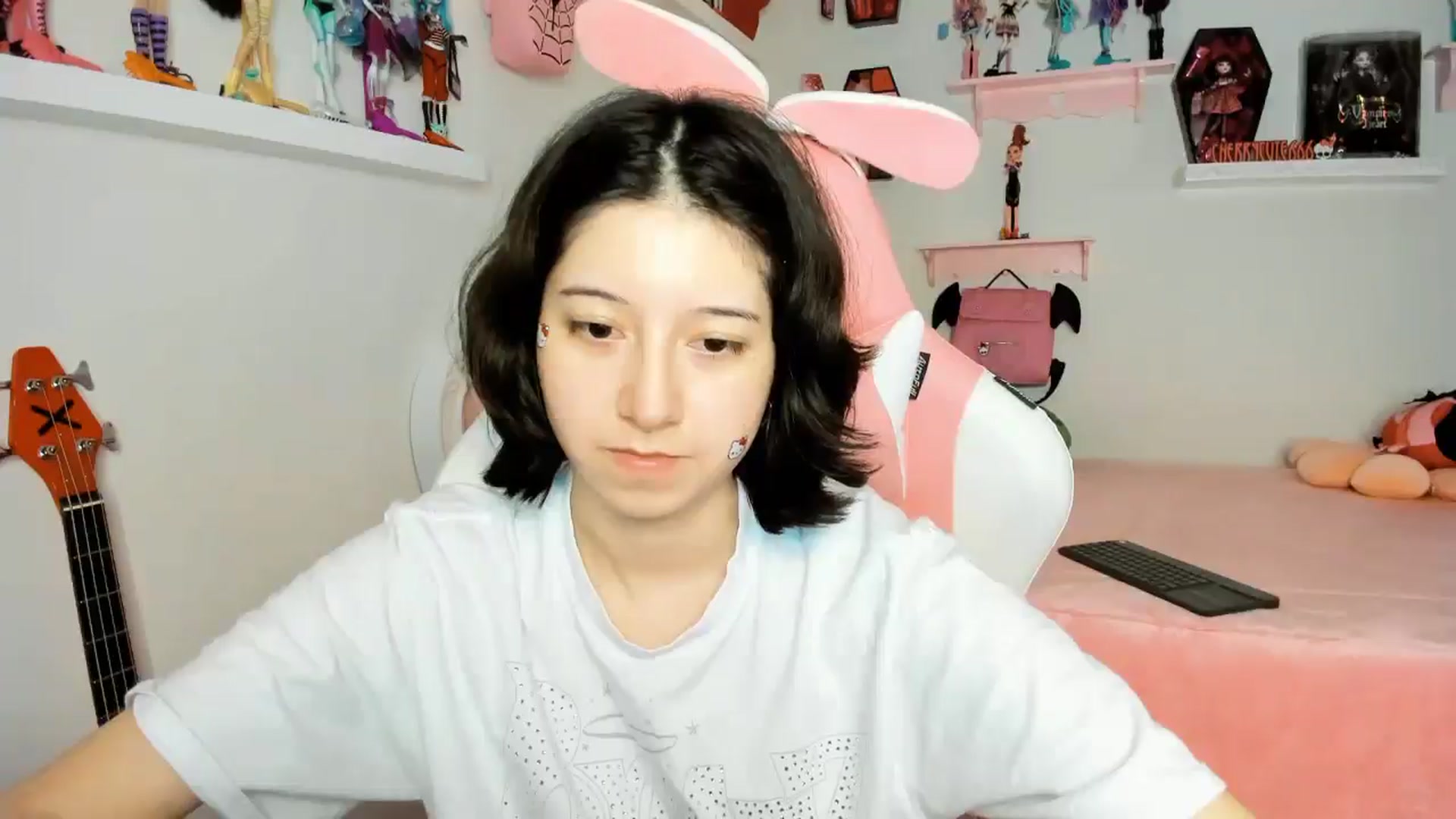 Gallery image thumbnail from Cherrycute666's myfreecams stream on, 12/04/2025, 05:56 image 14 of 20