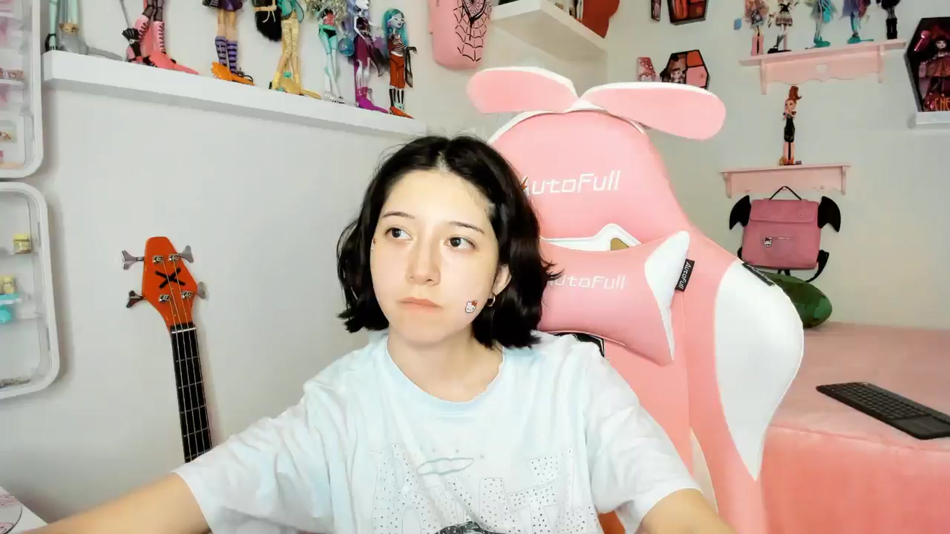 Gallery image thumbnail from Cherrycute666's myfreecams stream on, 12/04/2025, 05:56 image 1 of 20