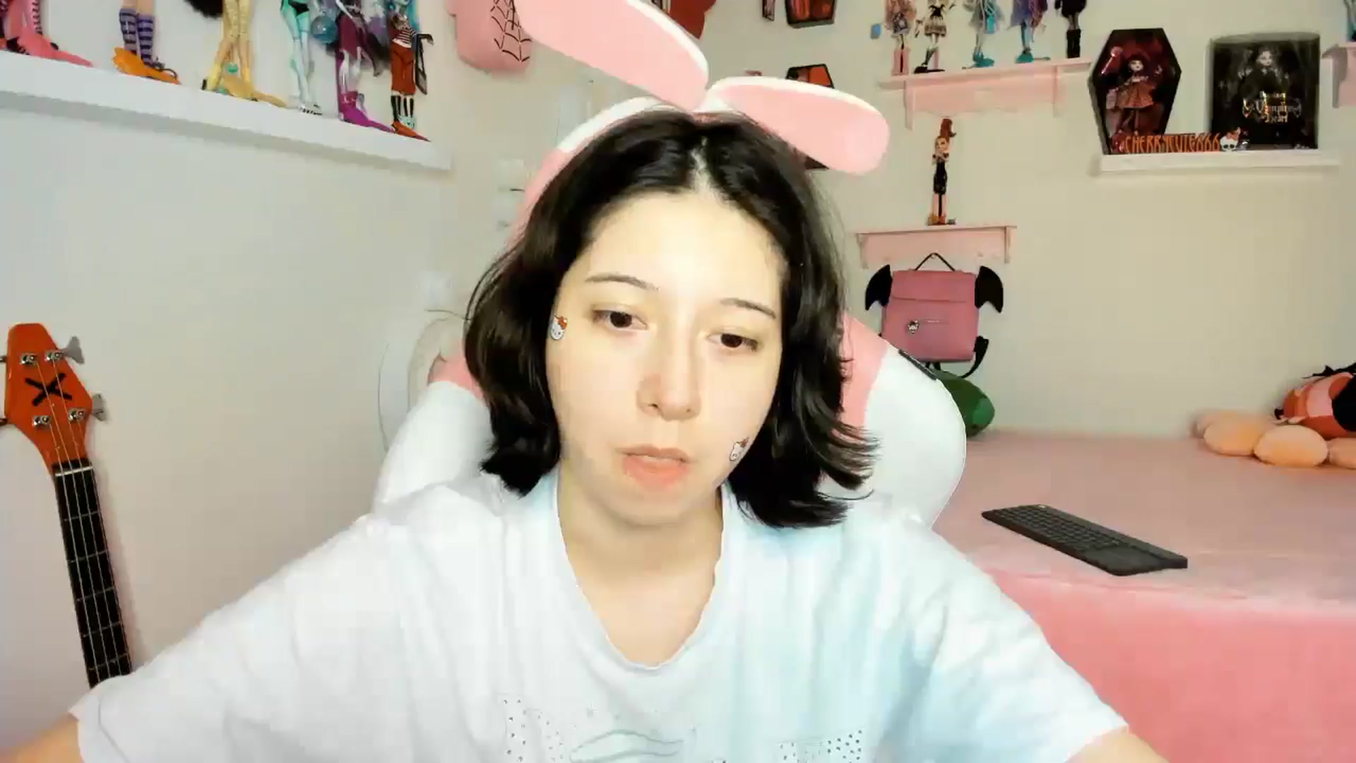 Gallery image thumbnail from Cherrycute666's myfreecams stream on, 12/04/2025, 05:56 image 15 of 20