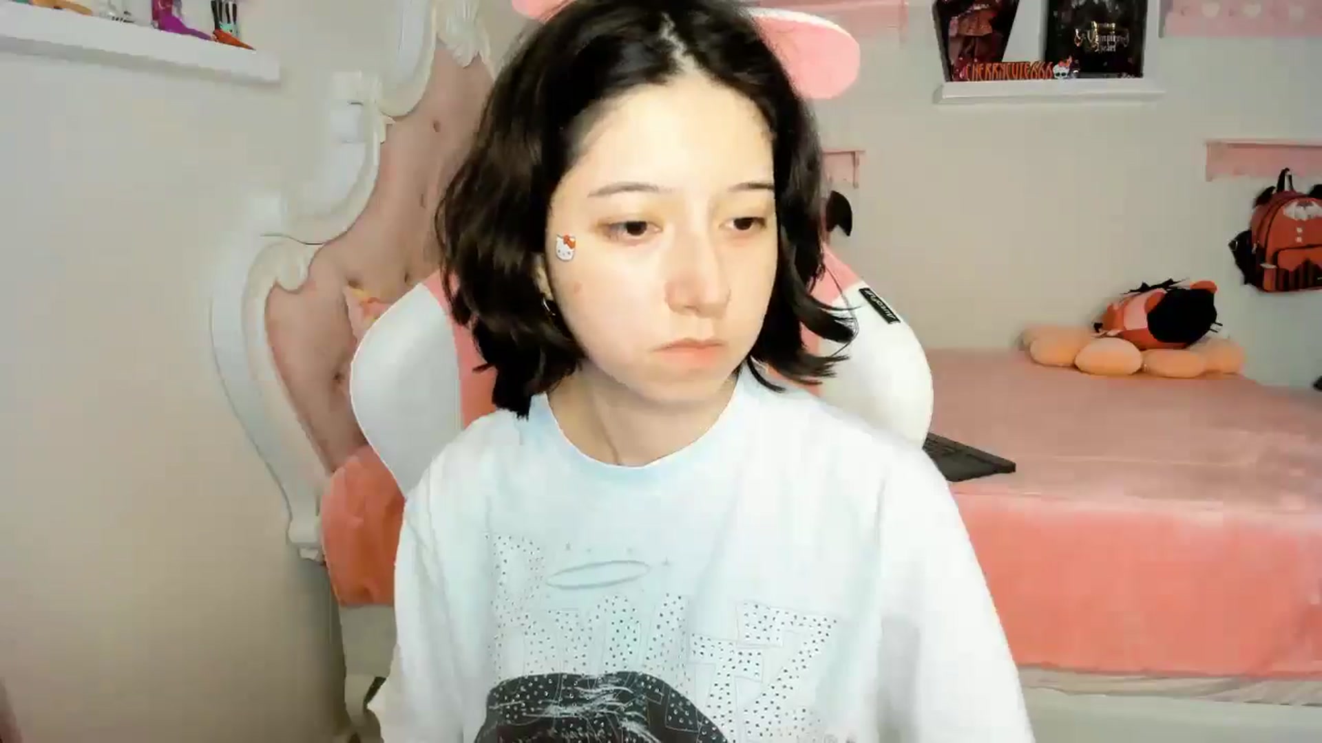 Gallery image thumbnail from Cherrycute666's myfreecams stream on, 12/04/2025, 05:56 image 9 of 20