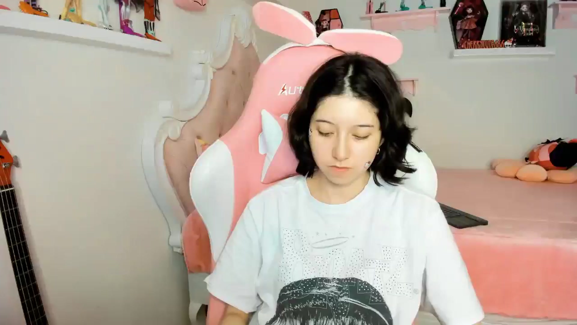 Gallery image thumbnail from Cherrycute666's myfreecams stream on, 12/04/2025, 05:56 image 11 of 20