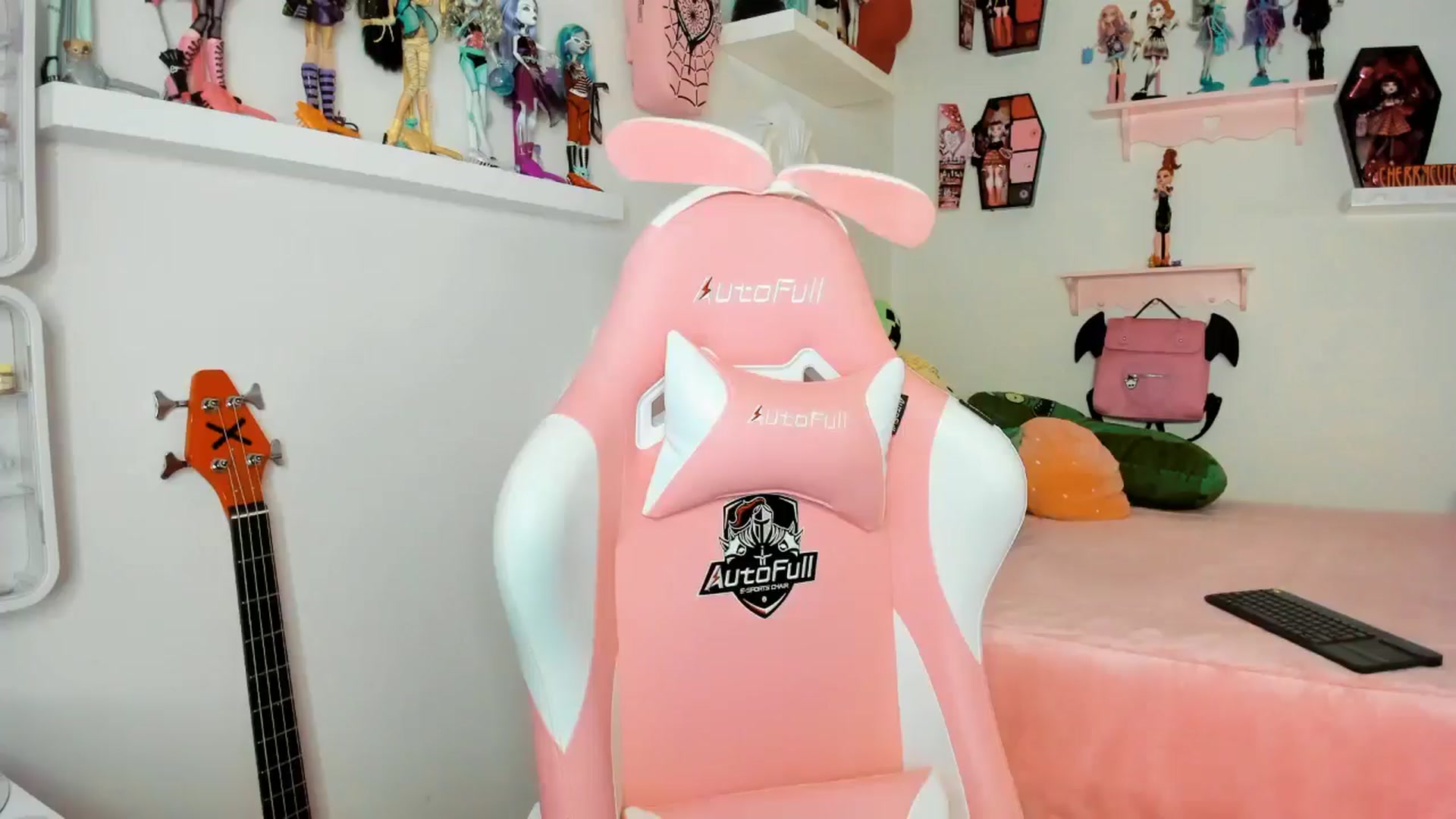 Gallery image thumbnail from Cherrycute666's myfreecams stream on, 12/04/2025, 05:56 image 2 of 20