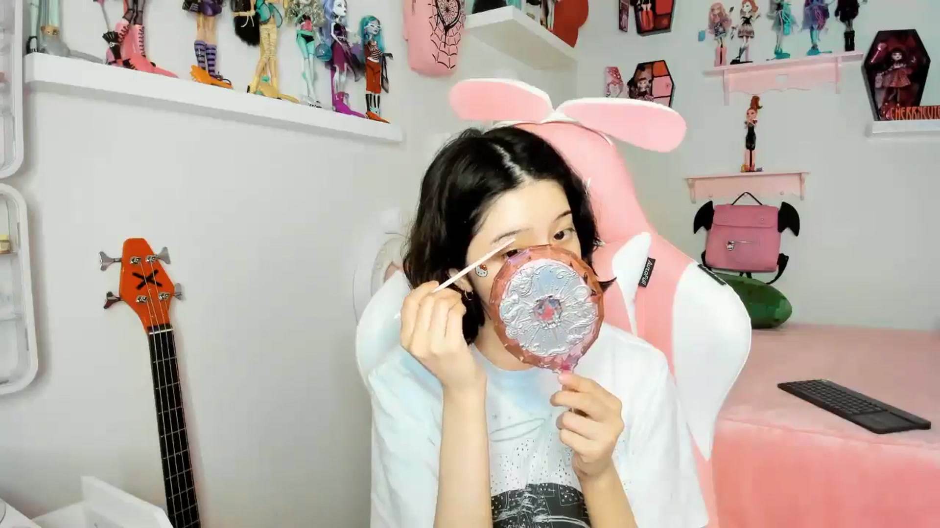 Gallery image thumbnail from Cherrycute666's myfreecams stream on, 12/04/2025, 05:56 image 3 of 20