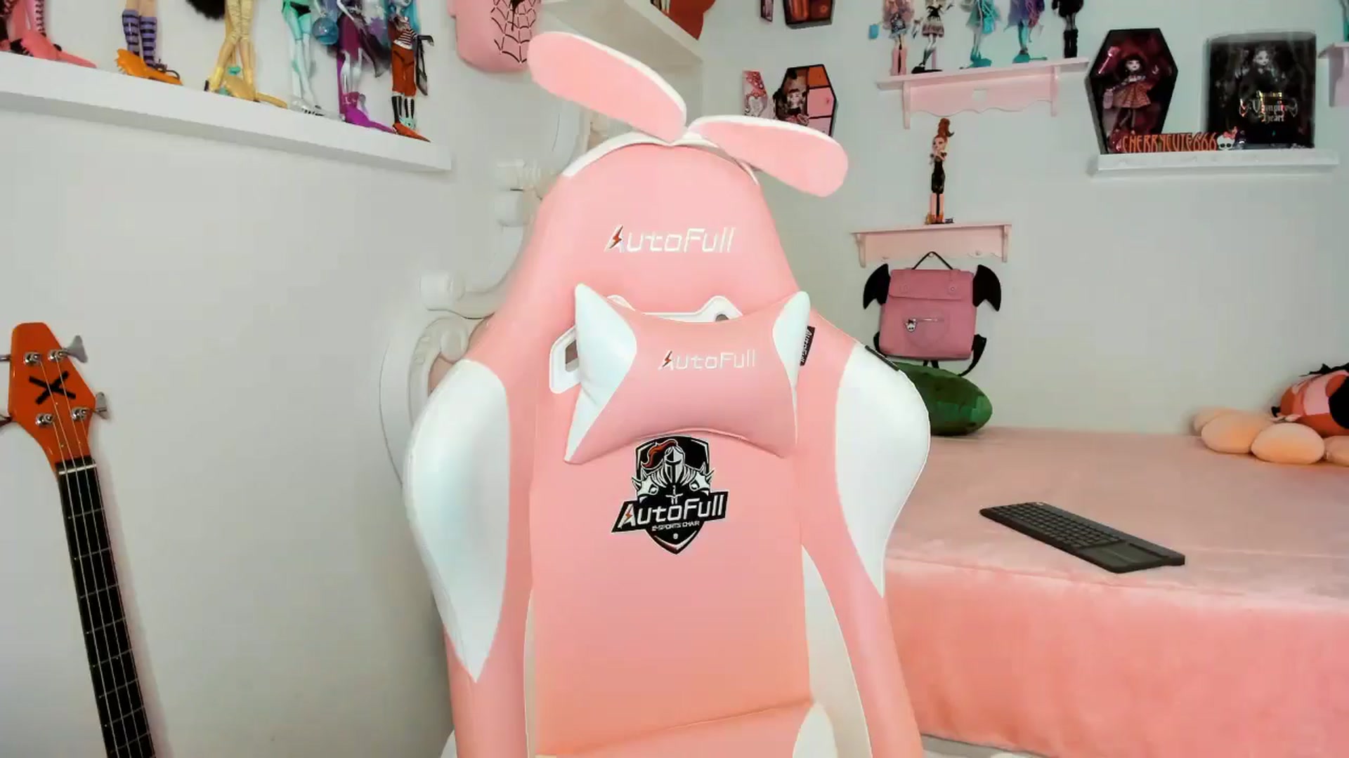 Gallery image thumbnail from Cherrycute666's myfreecams stream on, 12/04/2025, 05:56 image 13 of 20