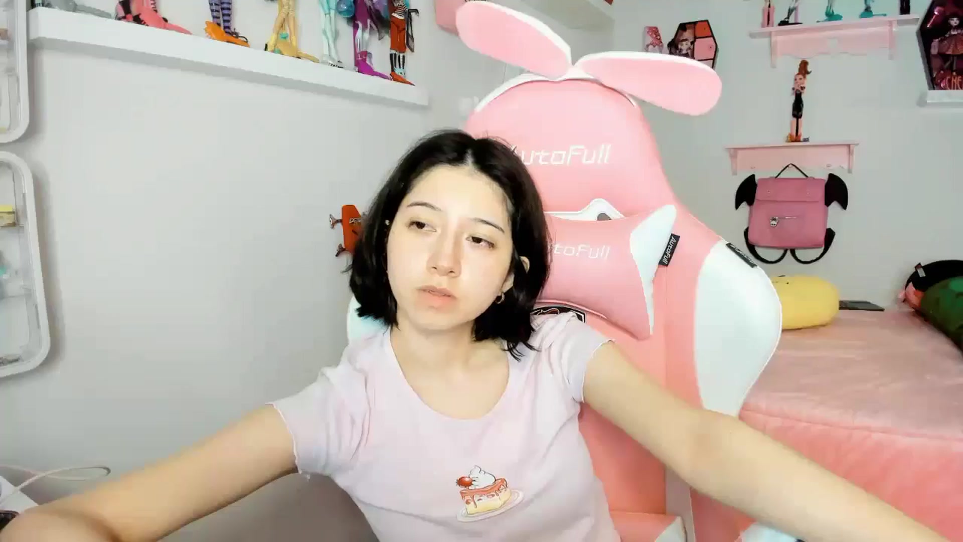 Gallery image thumbnail from Cherrycute666's myfreecams stream on, 12/06/2025, 07:49 image 14 of 20