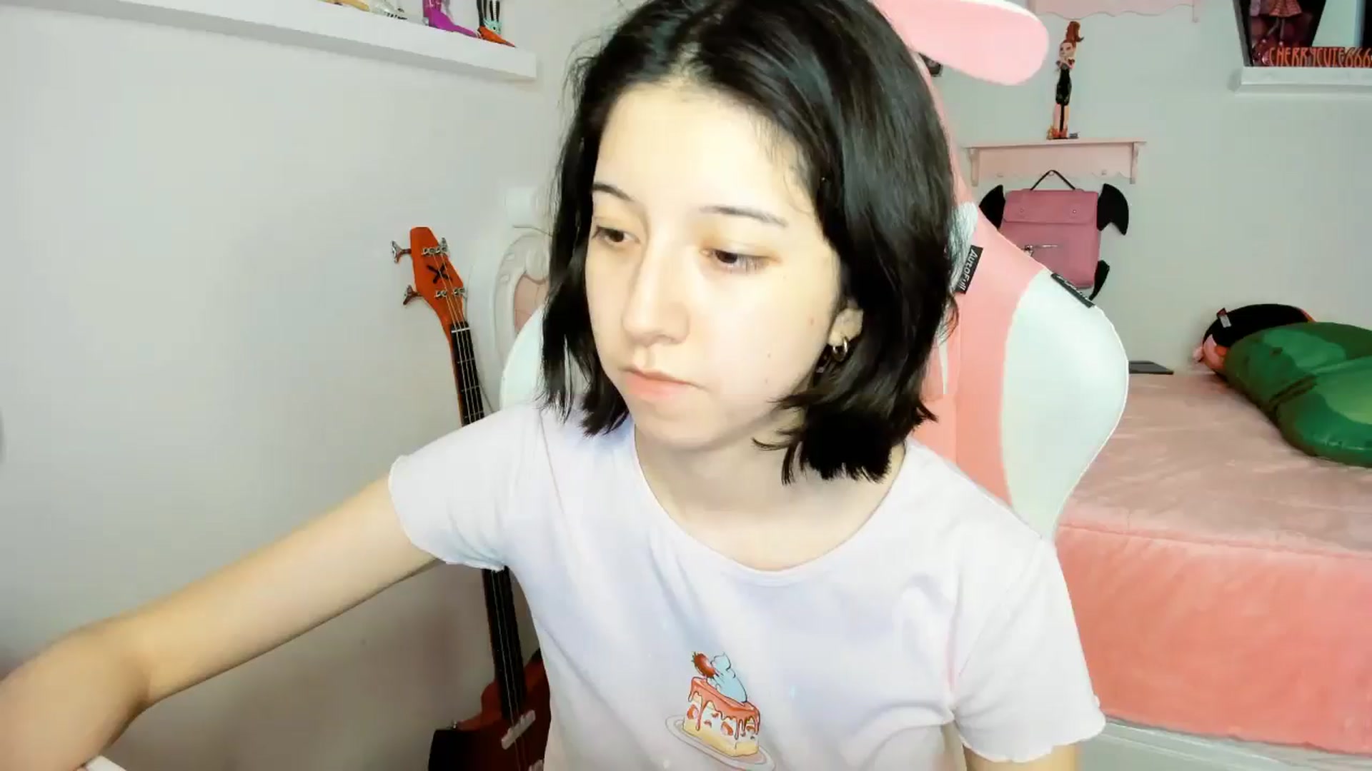 Gallery image thumbnail from Cherrycute666's myfreecams stream on, 12/06/2025, 07:49 image 19 of 20